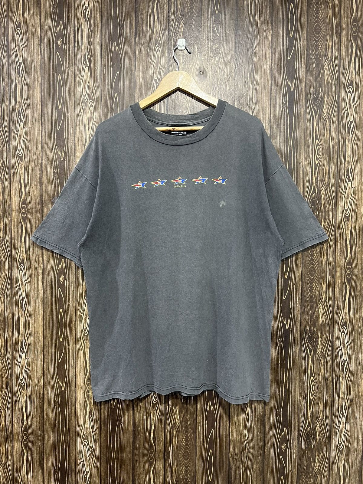 Sessions × Vintage Vintage 90s Sessions Skateboard 5 Stars Logo Tshirt Size US XL / EU 56 / 4 - 1 Thumbnail