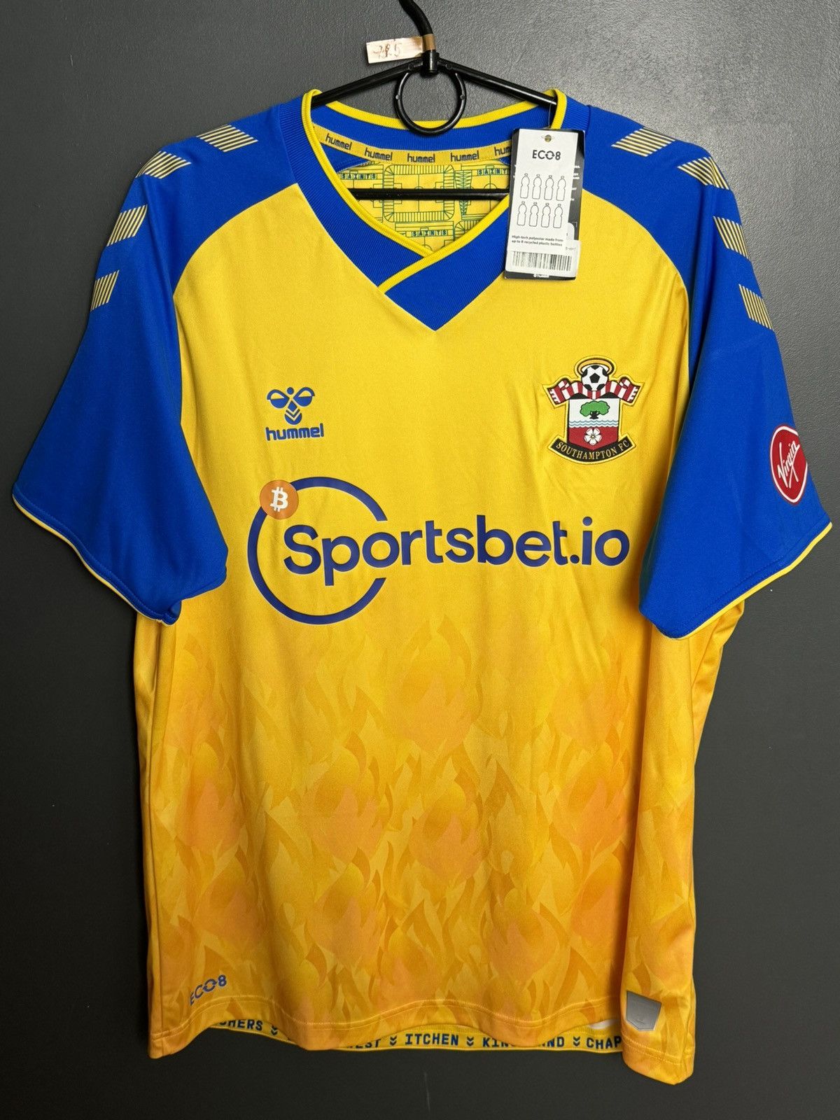 Hummel New Southampton 21/22 Away Football Jersey Size US L / EU 52-54 / 3 - 1 Thumbnail
