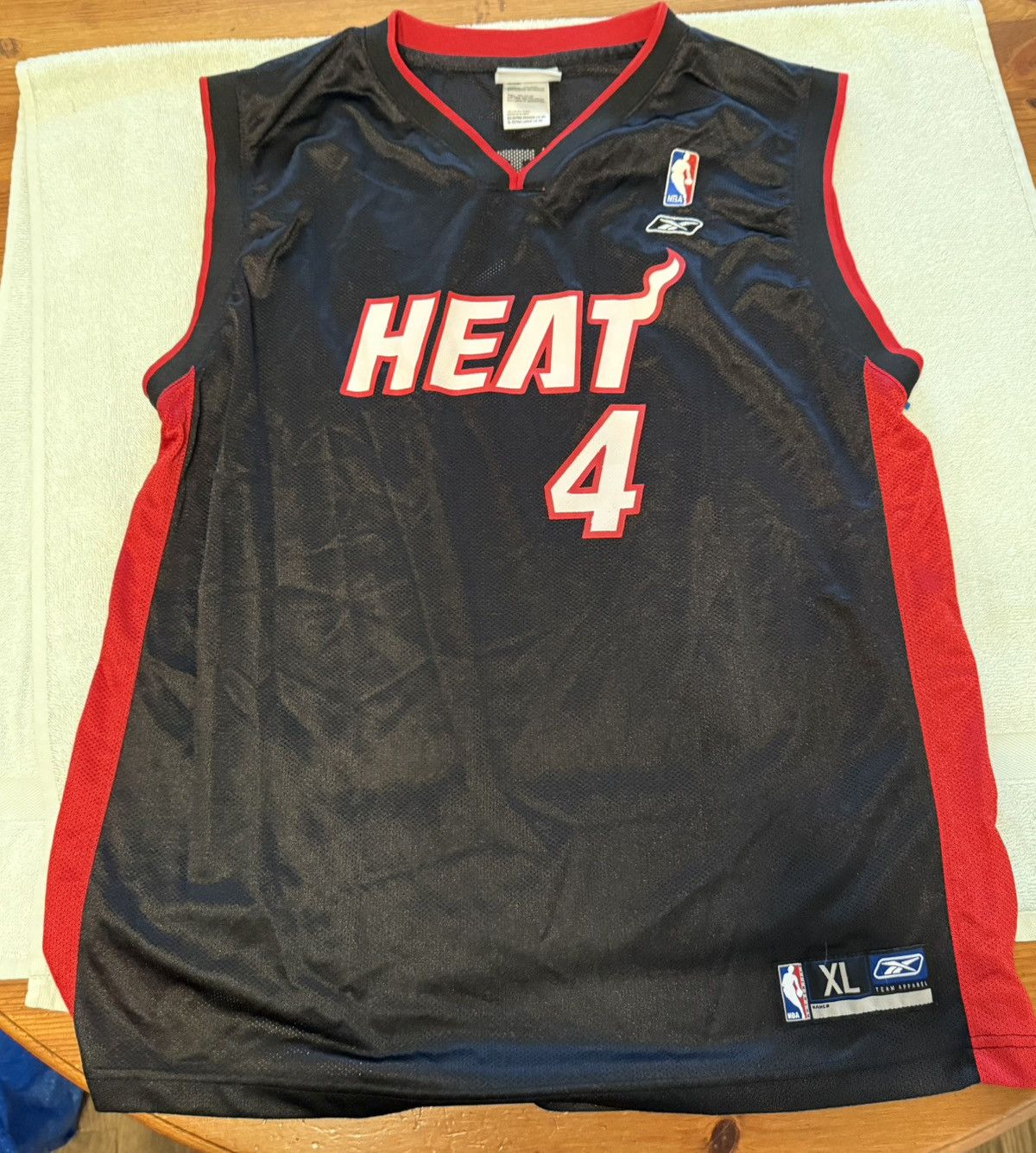 NBA × Reebok × Vintage Miami Heat Vintage Caron Butler Jersey Size US XL / EU 56 / 4 - 1 Thumbnail