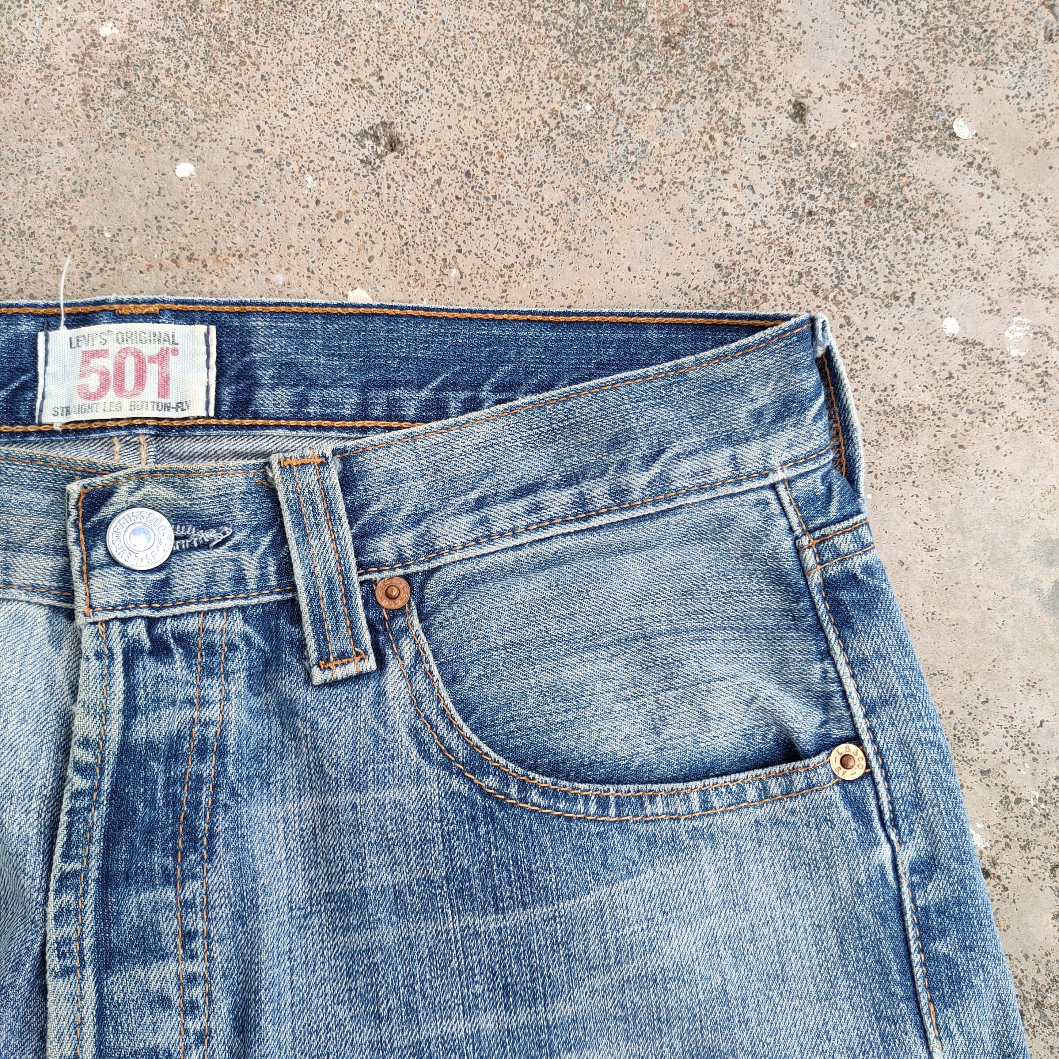 Levi's Vintage Clothing Vintage Levi's 501 Faded ripped jeans denim pants Size US 31 - 8 Thumbnail