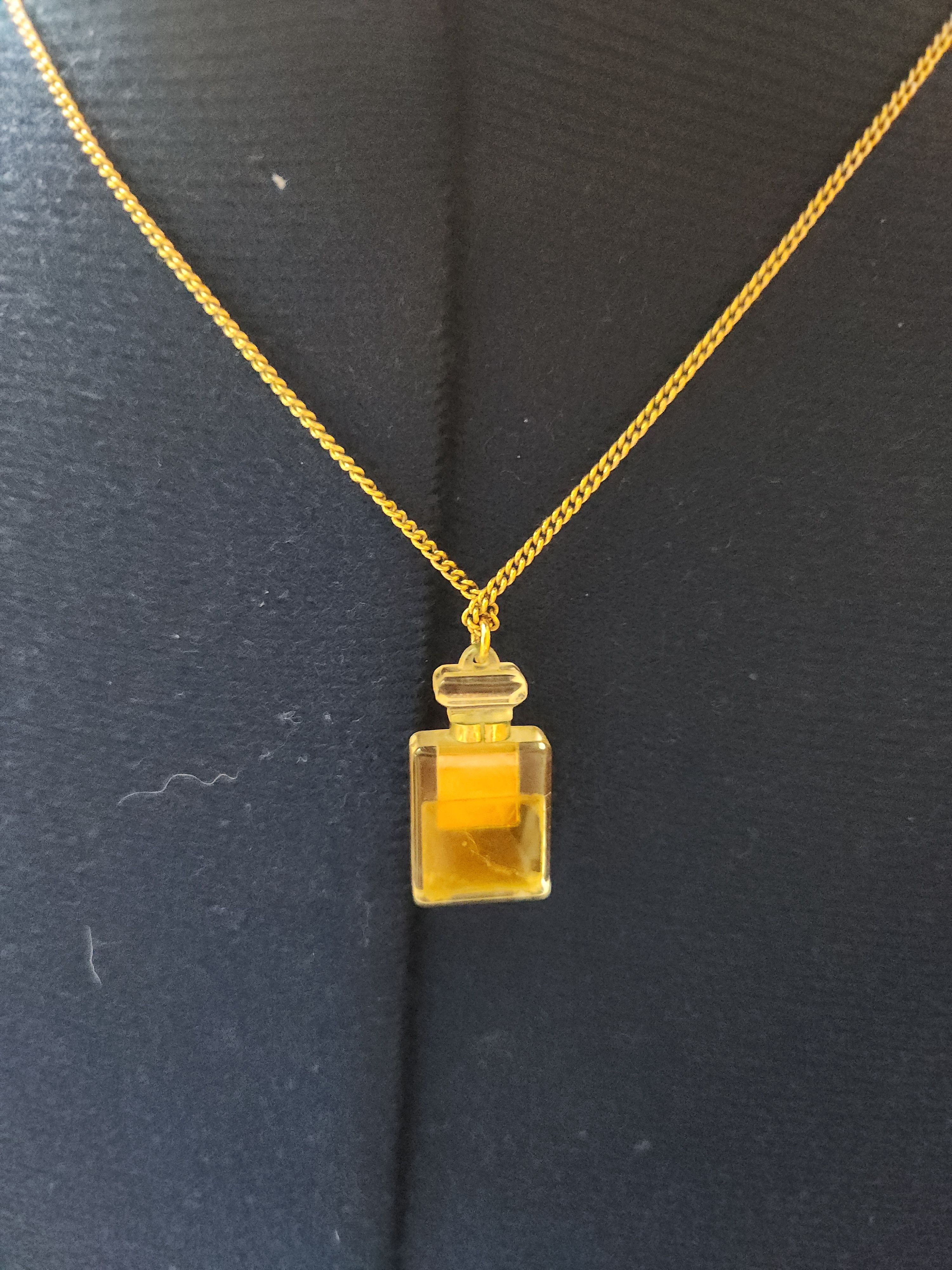 Chanel No. 5 Necklace Size ONE SIZE - 2 Thumbnail