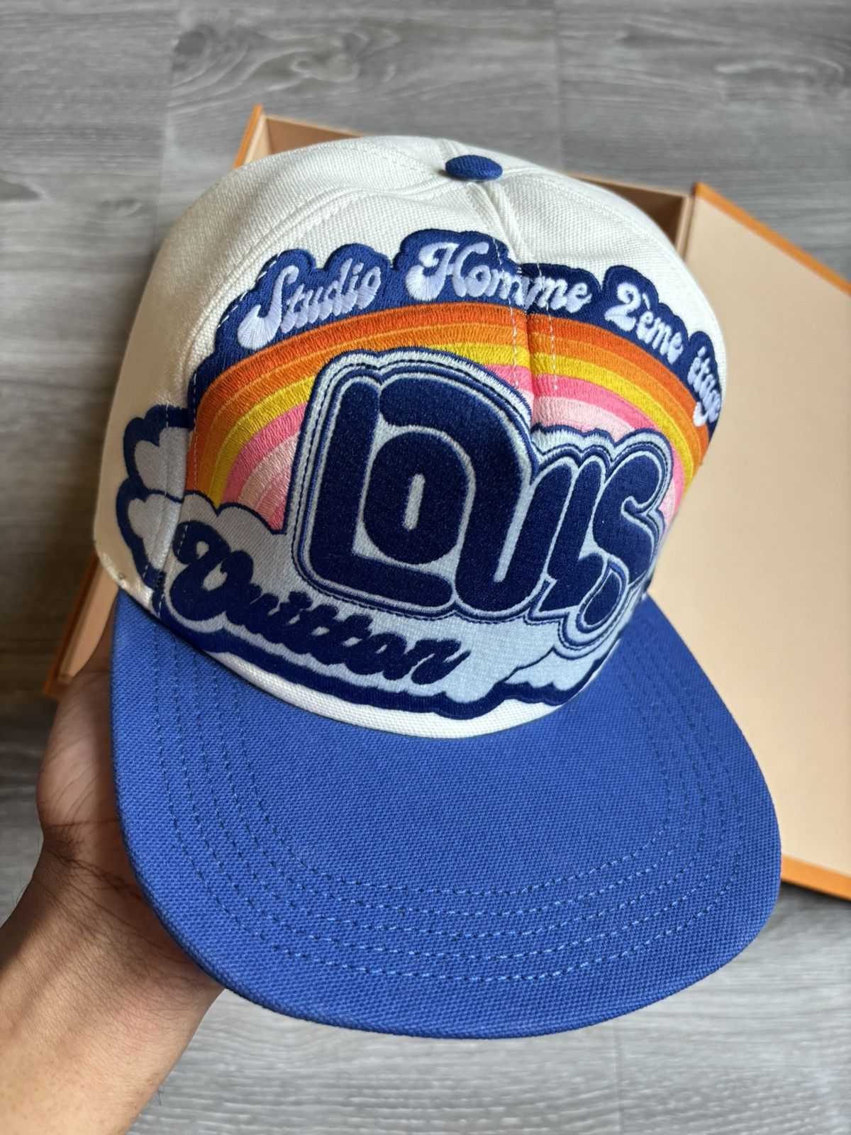 Louis Vuitton Louis Vuitton Rainbow Logo Hat SS23 Size ONE SIZE - 10 Thumbnail