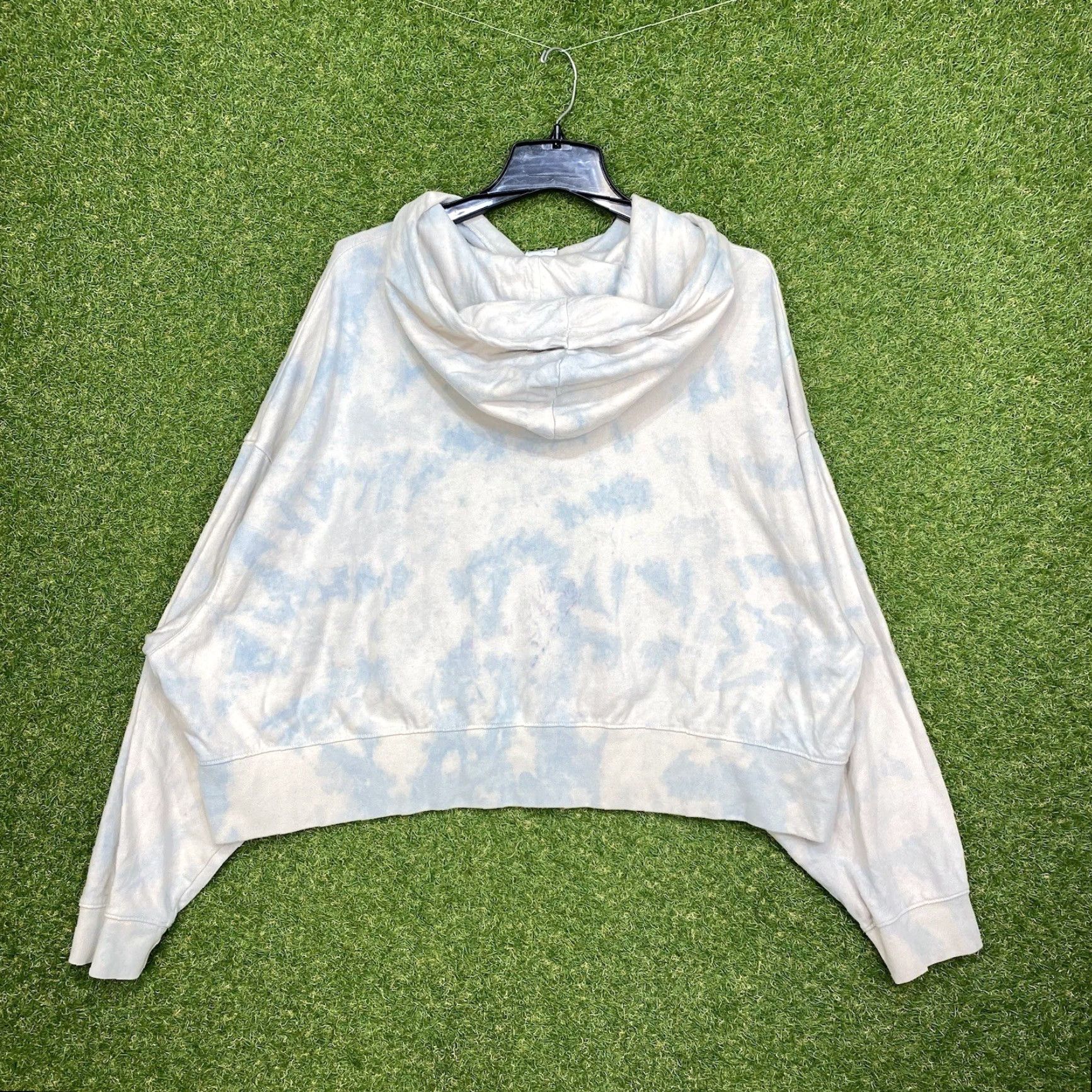 Nike Nike Hoodie Women Large Multicolor Tie-Dye Cropped Heavyweight Pullover Activewear Logo Embroidered Size L / US 10 / IT 46 - 2 Thumbnail