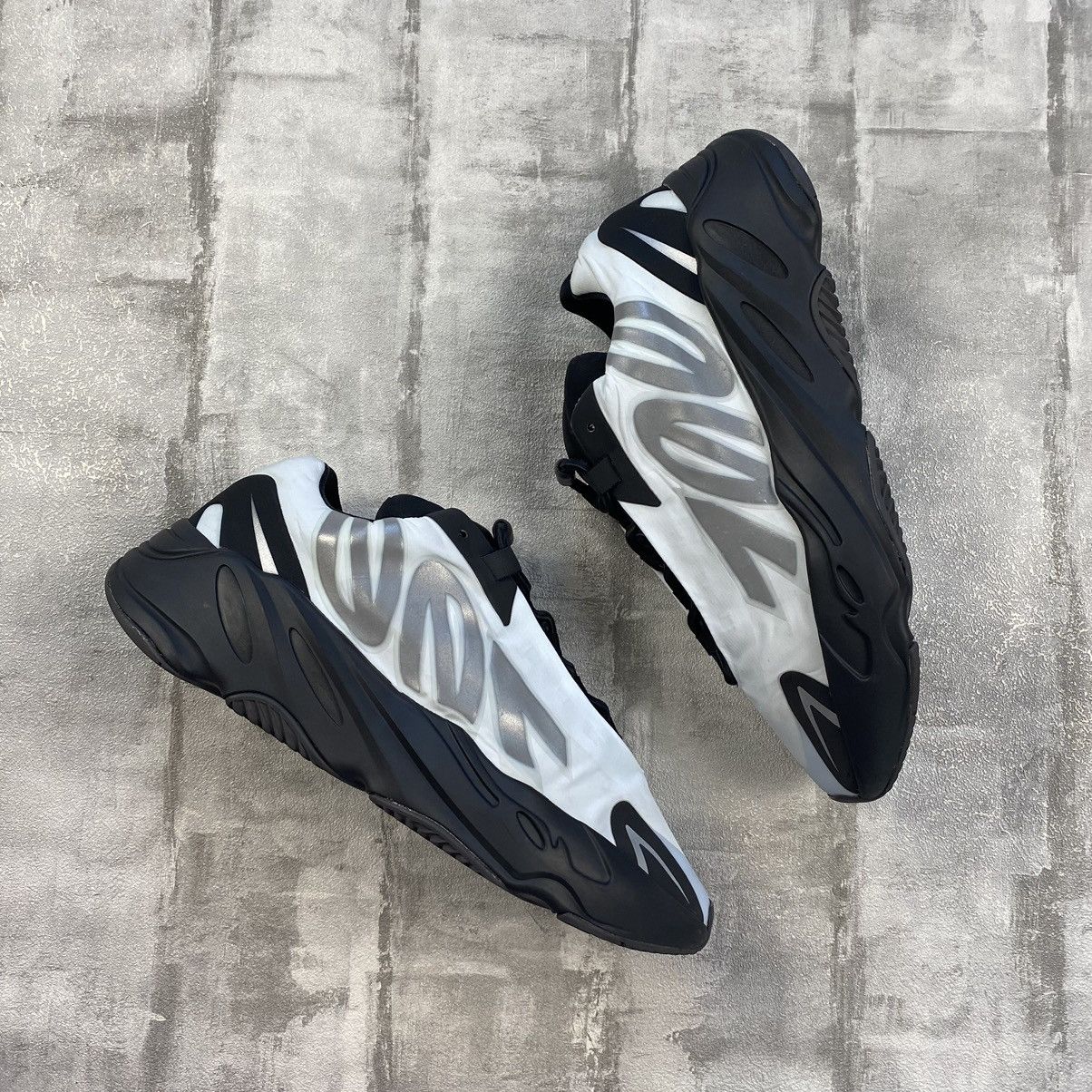 Adidas Adidas Yeezy Boost 700 MNVN Blue Tint 9.5 Us Size US 9.5 / EU 42-43 - 7 Thumbnail
