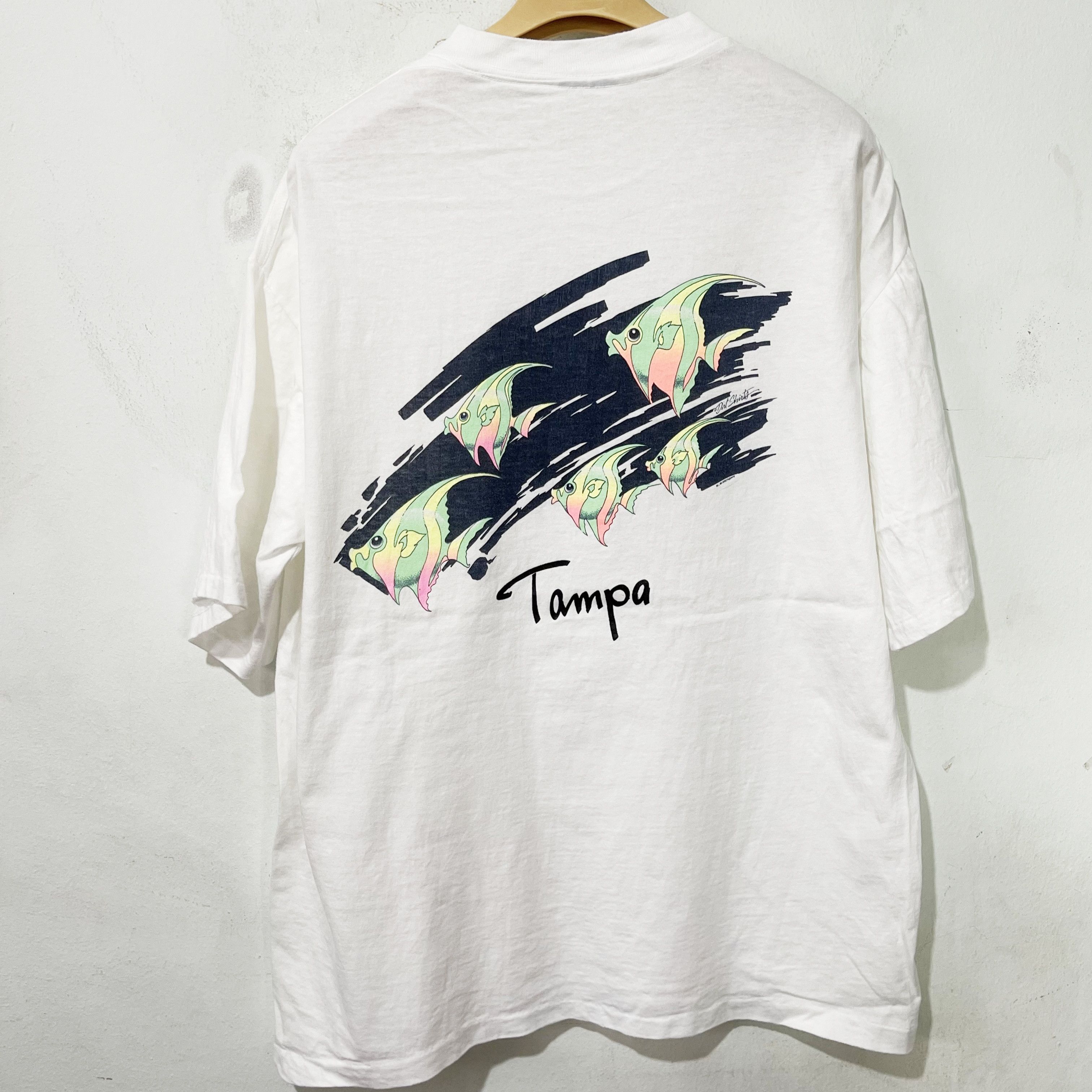 Vintage Vintage 90s Tampa Pocket T-Shirt Size US L / EU 52-54 / 3 - 4 Thumbnail