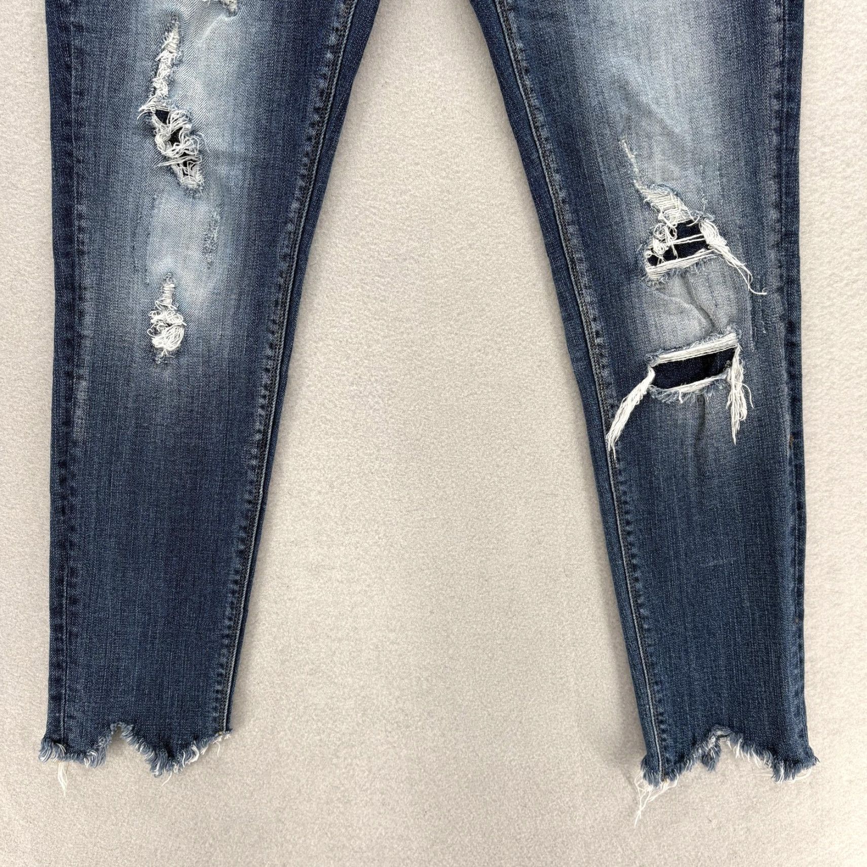Vintage Daytrip Lynx Jeans Womens 30 Blue Medium Distressed Raw Hem Skinny 5-Pocket Denim Cotton Spandex Zip Pocket Women Rise Mid N/A 1990s Boys? Size 30" / US 8 / IT 44 - 3 Thumbnail