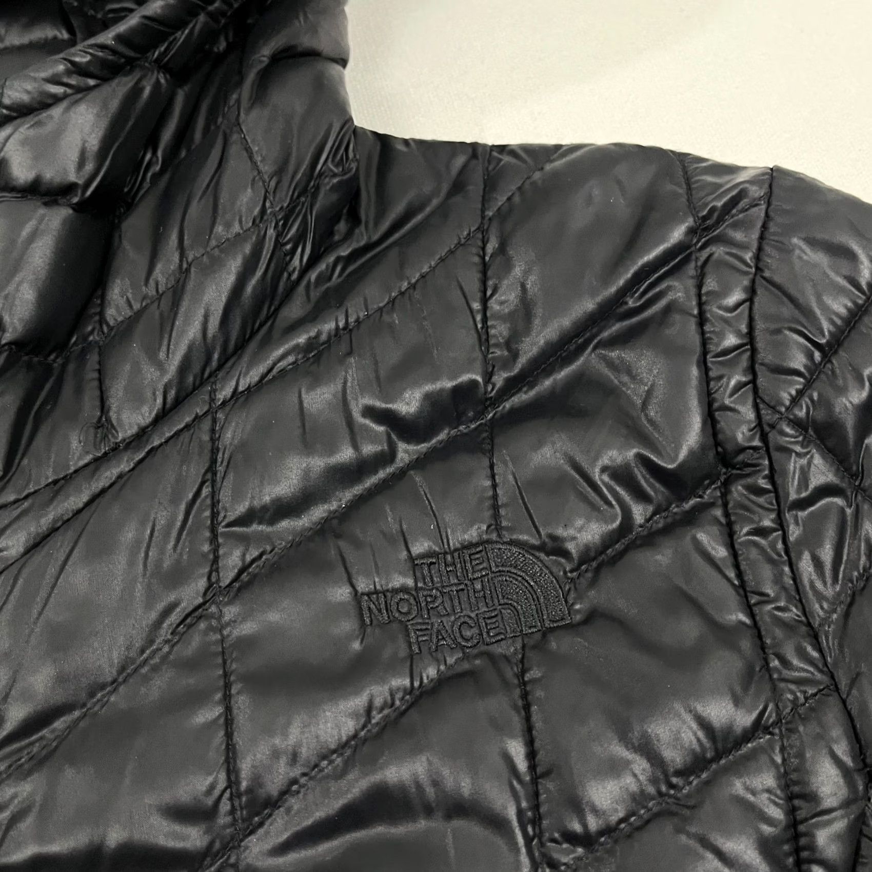 The North Face VINTAGE? No. The North Face Thermoball Hooded Parka Jacket Womens S Black Quilted Puffer Coat Size S / US 4 / IT 40 - 2 Thumbnail
