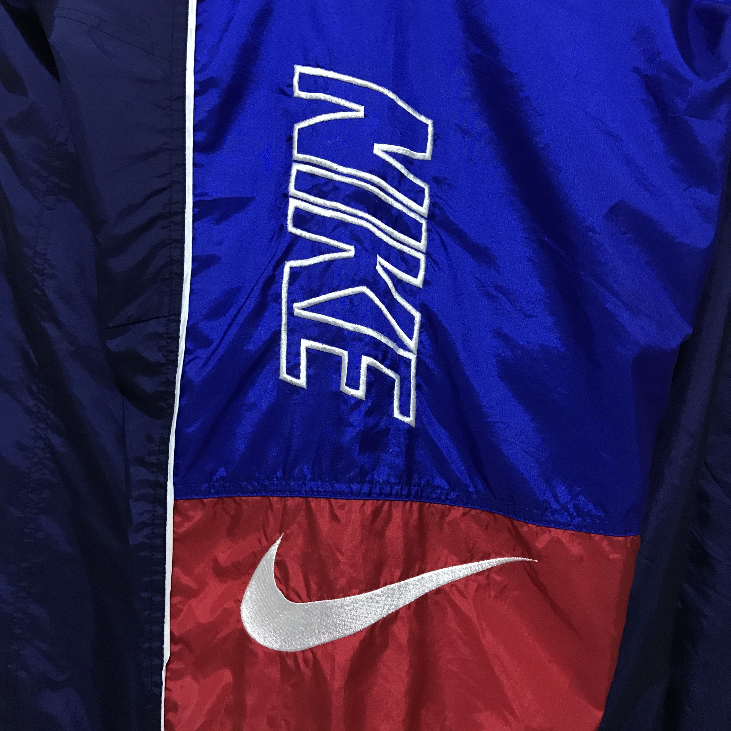 Nike NIKE Vintage Light Jacket Big Logo Windbreaker 90s Swoosh Size US L / EU 52-54 / 3 - 6 Thumbnail