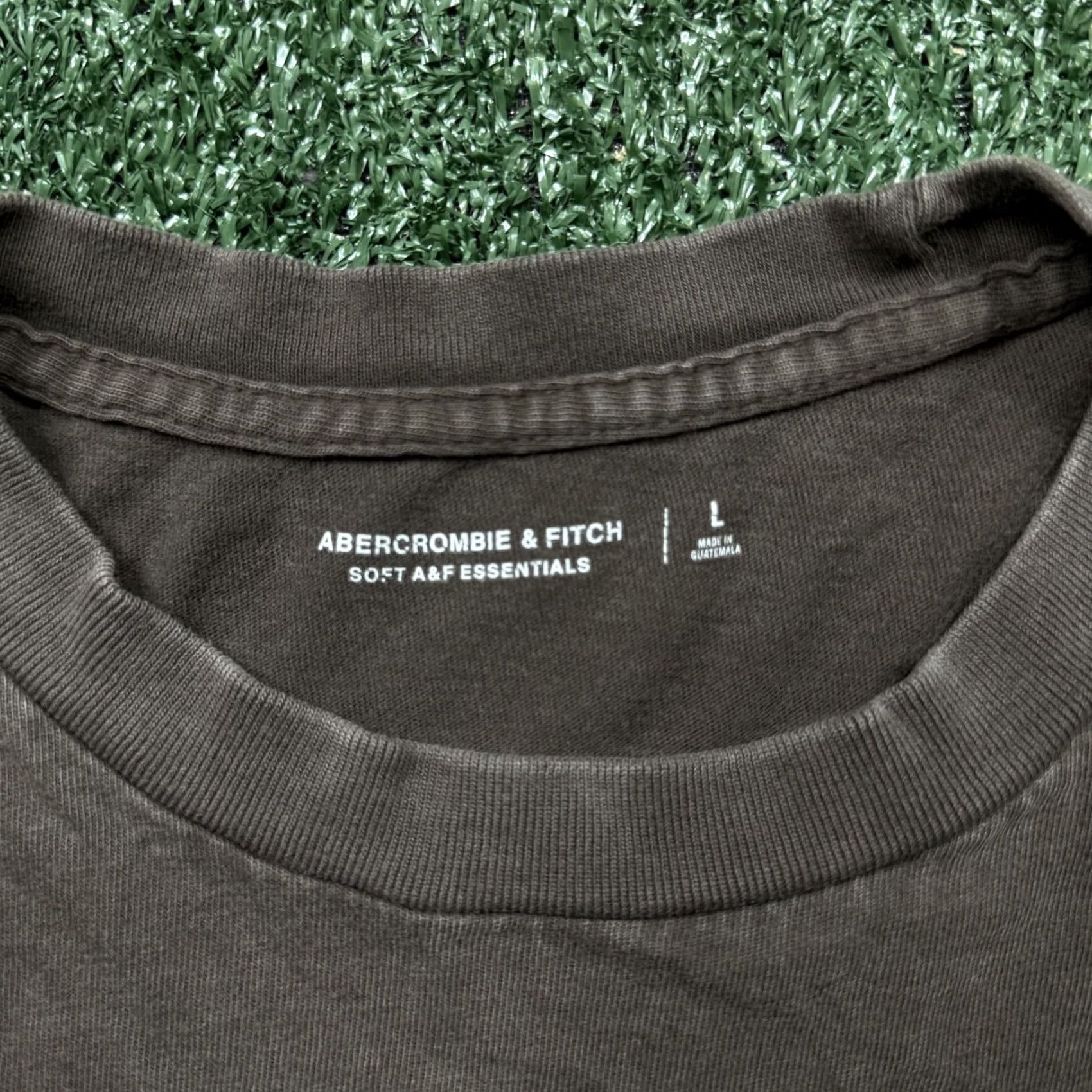 Abercrombie & Fitch Abercrombie & Fitch Shirt Men L Brown Short Sleeve Solid Logo Knit's Regular Fit Cotton Casual Size US L / EU 52-54 / 3 - 2 Thumbnail