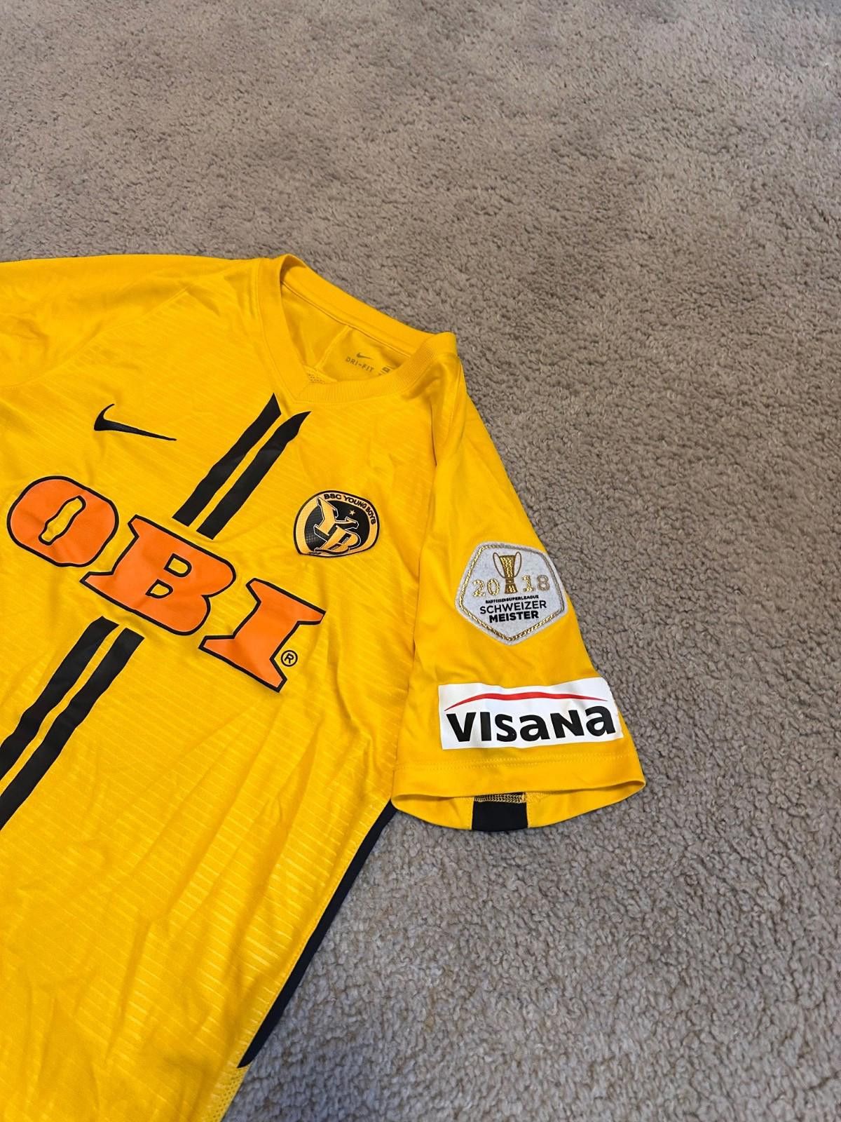 Nike Nike Young Boys 2018/19 Home Football Shirt Soccer Jersey Size US M / EU 48-50 / 2 - 3 Thumbnail