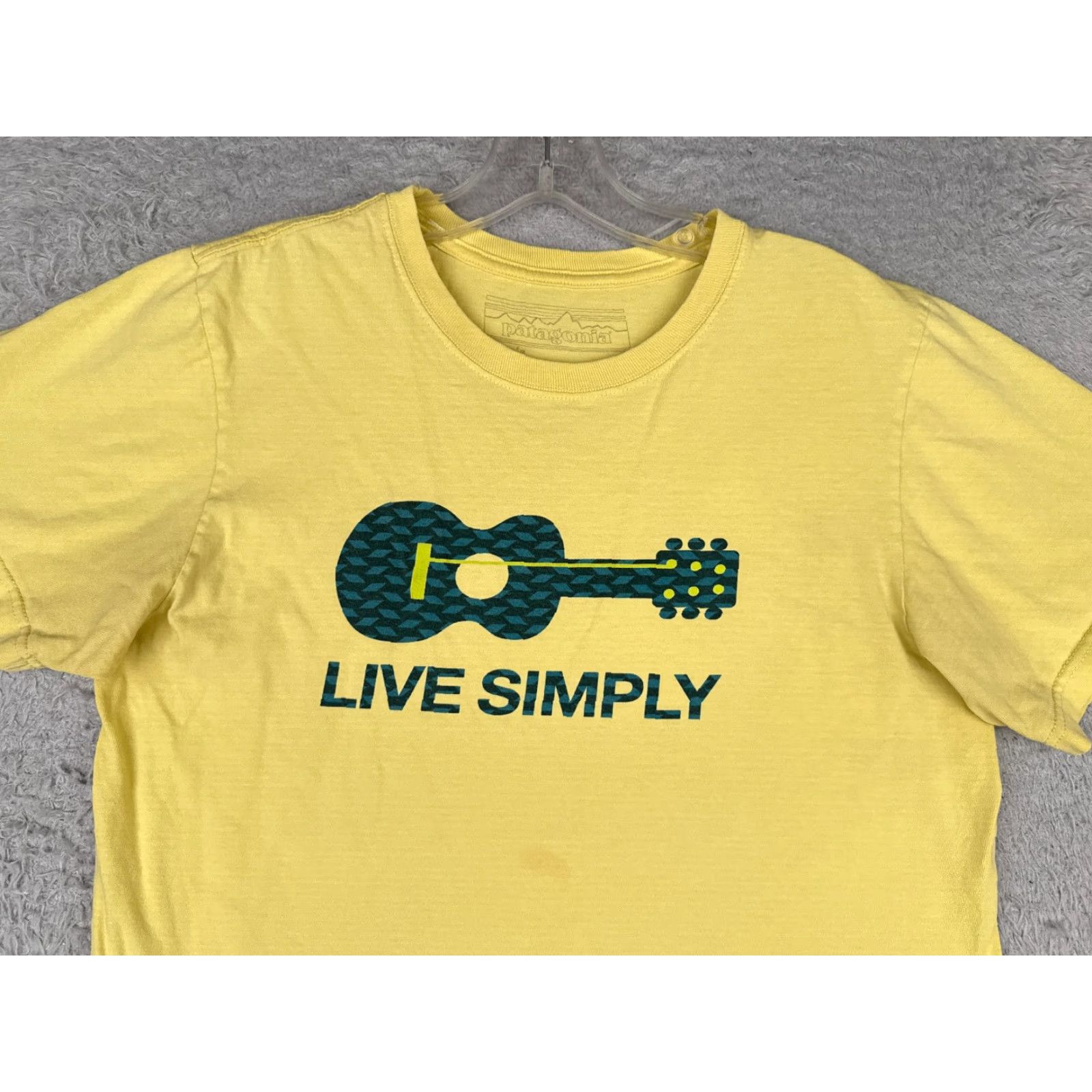 Patagonia Patagonia Shirt Men Small Yellow Crew Neck 100% Cotton UKULELE Live Simply READ T-Shirt Logo All Seasons Outdoor Size US S / EU 44-46 / 1 - 4 Thumbnail