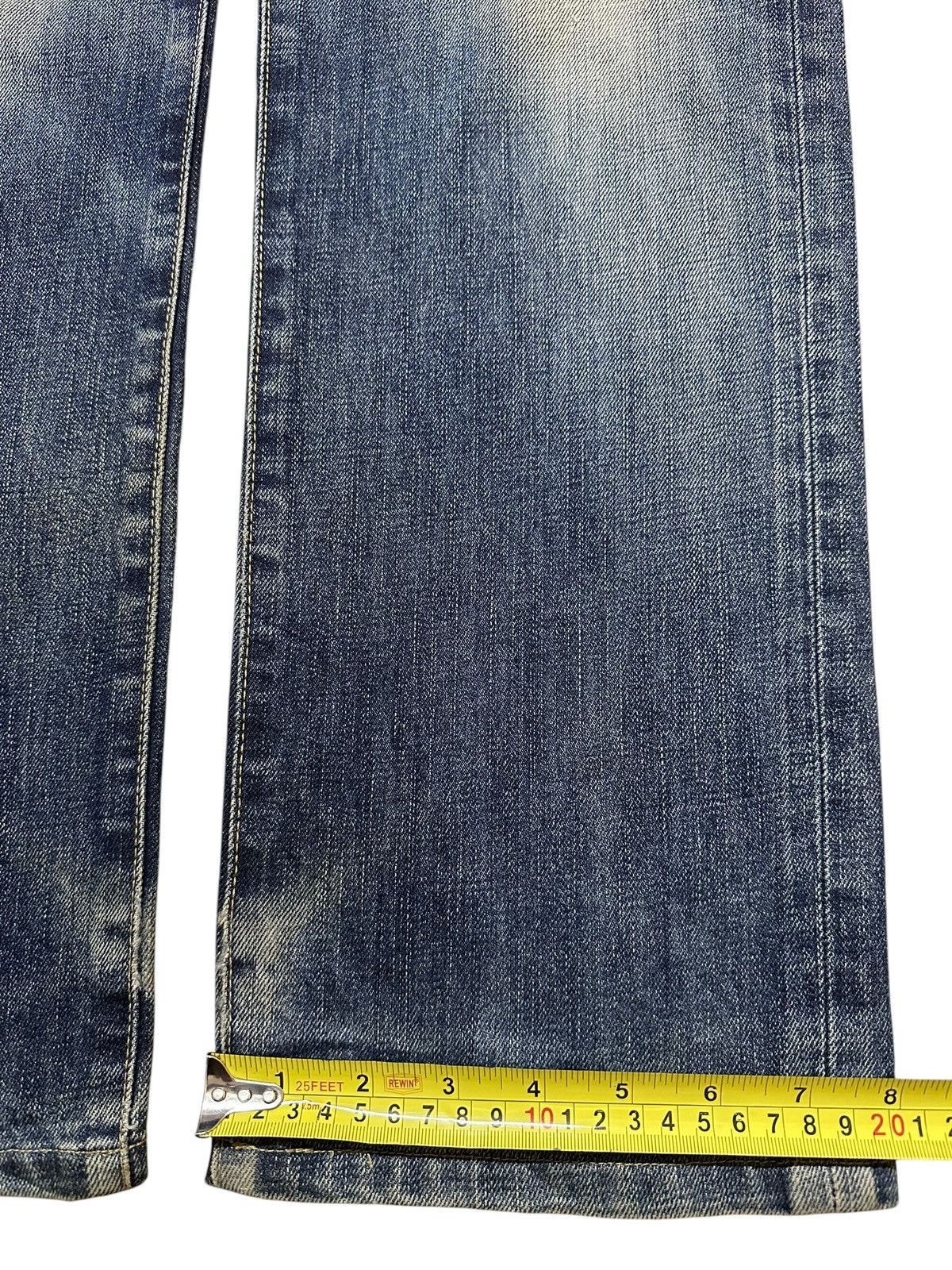 Uniqlo Vintage Japanese Uniqlo Blue Faded Wash Distress Loose Jeans Size US 31 - 16 Thumbnail