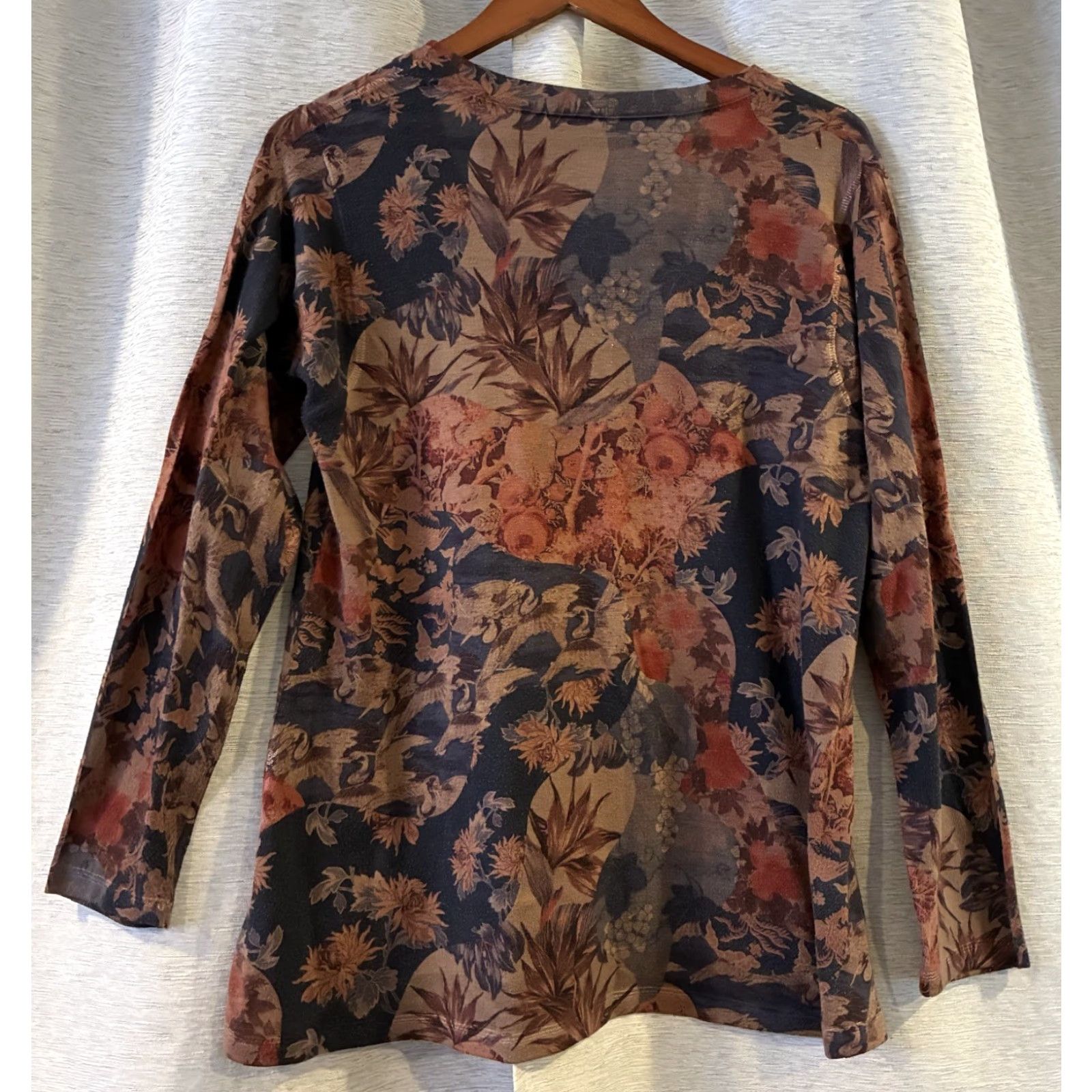 Soft Surroundings Soft Surroundings Blouse Tunic Womens Petite Medium PM Floral Knit V-Neck Pullover Bohemian Colorful Long Sleeve Lightweight Size M / US 6-8 / IT 42-44 - 4 Thumbnail