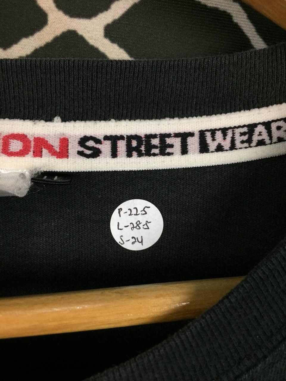 Vision Streetwear Vtg Vision Street Wear OG Logo Crewneck Long Sleeve Tee Size US XL / EU 56 / 4 - 11 Thumbnail