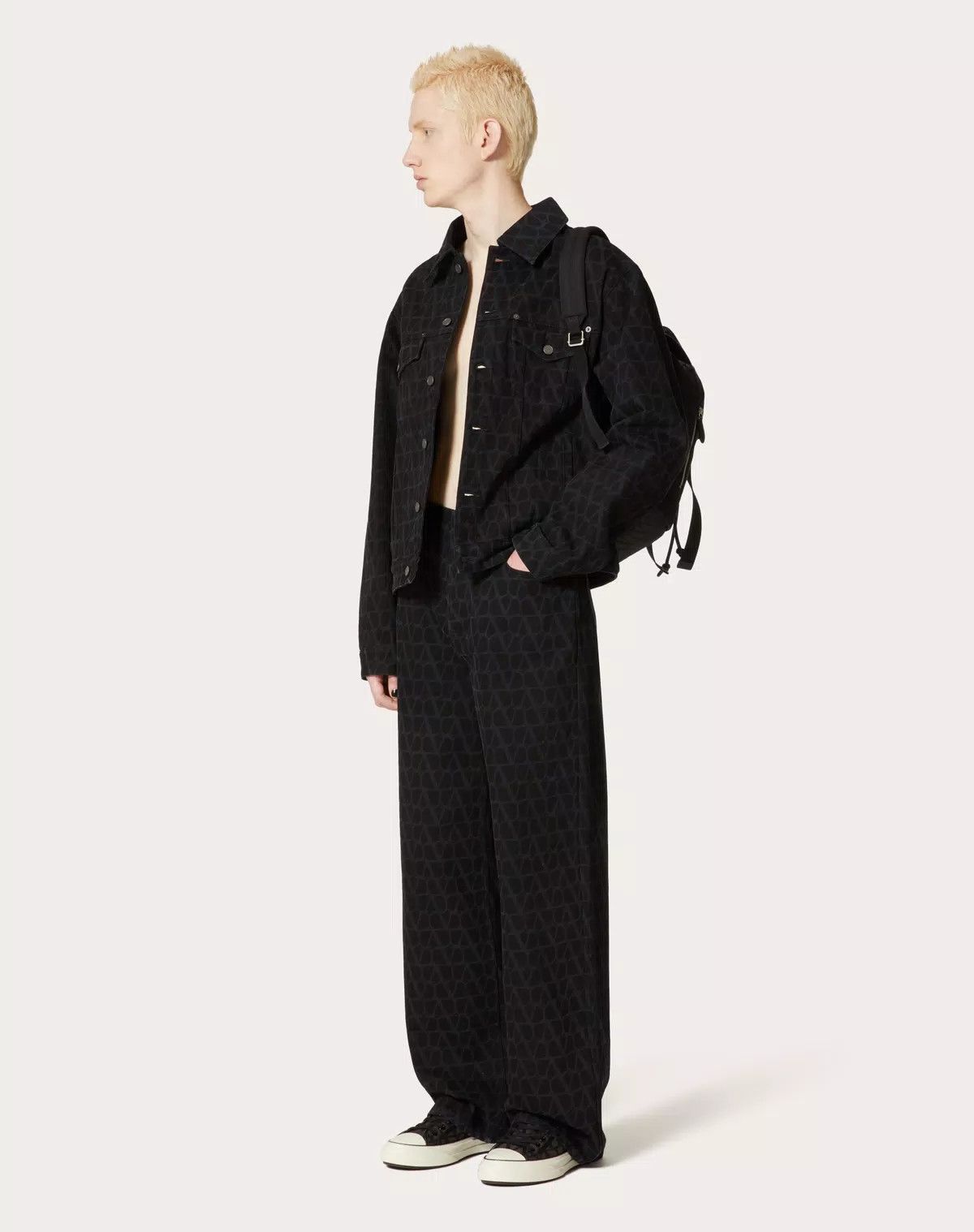 Valentino oc11z0625 Denim Pants With Toile Iconographe Print in Black Size US 30 / EU 46 - 3 Thumbnail