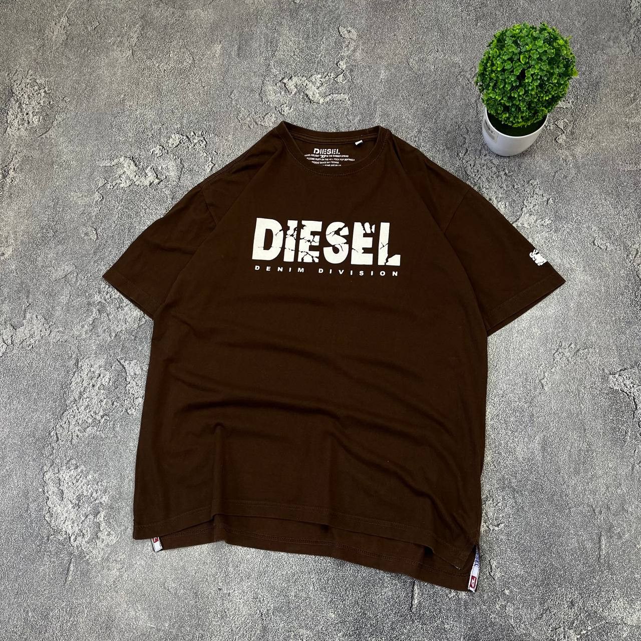 Diesel Vintage Diesel Denim Division 90s Big Logo Brown T-Shirt Size US L / EU 52-54 / 3 - 4 Thumbnail