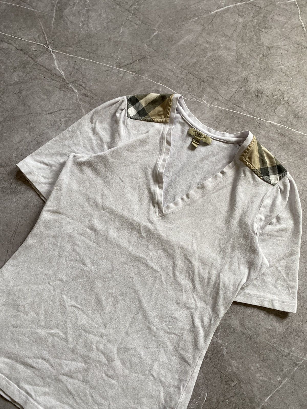 Burberry × Vintage Vintage Y2K Burberry London White T Shirt Made in Bulgaria Size S / US 4 / IT 40 - 3 Thumbnail