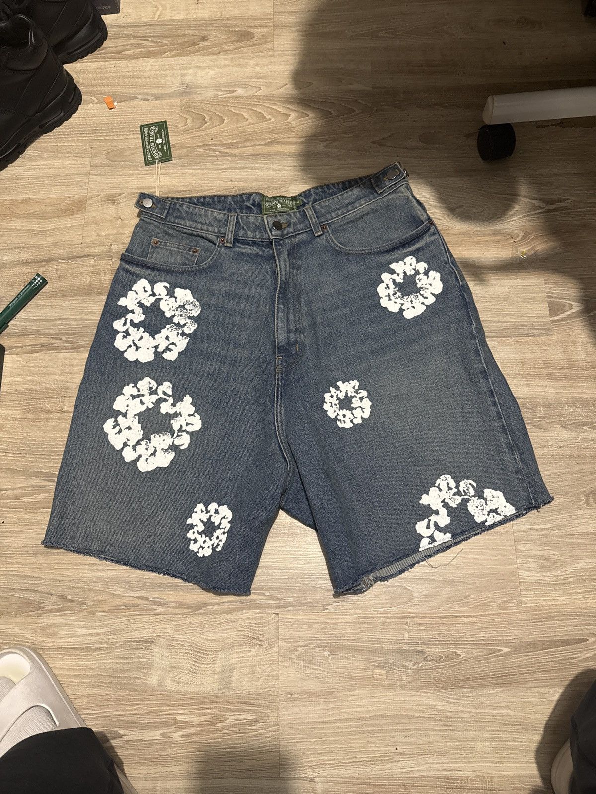 DENIM TEARS Denim Tears Short Denim Light Washed Size US 34 / EU 50 - 1 Thumbnail