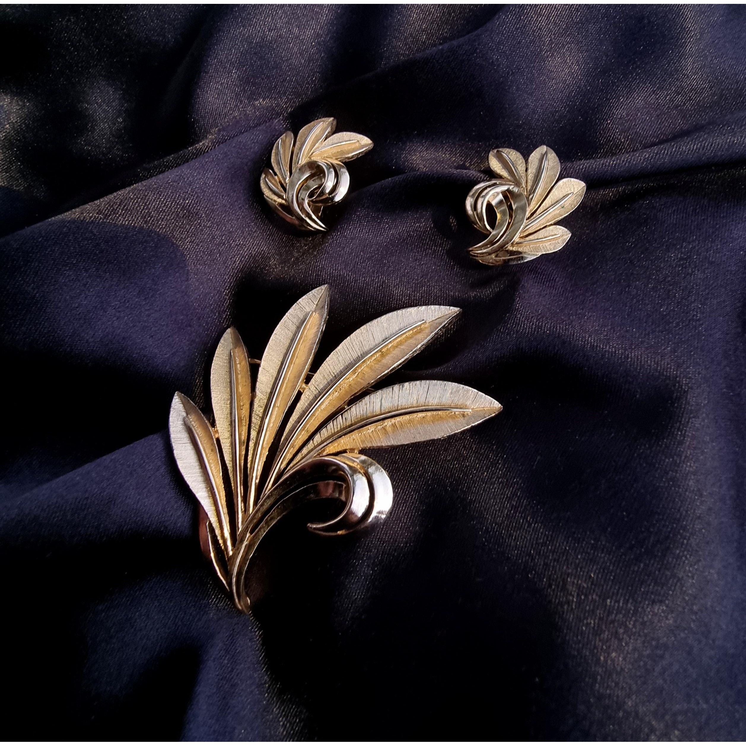 Other Vintage CROWN TRIFARI 1960s Gold Tone Leaf Leaves Floral Set Size ONE SIZE - 2 Thumbnail