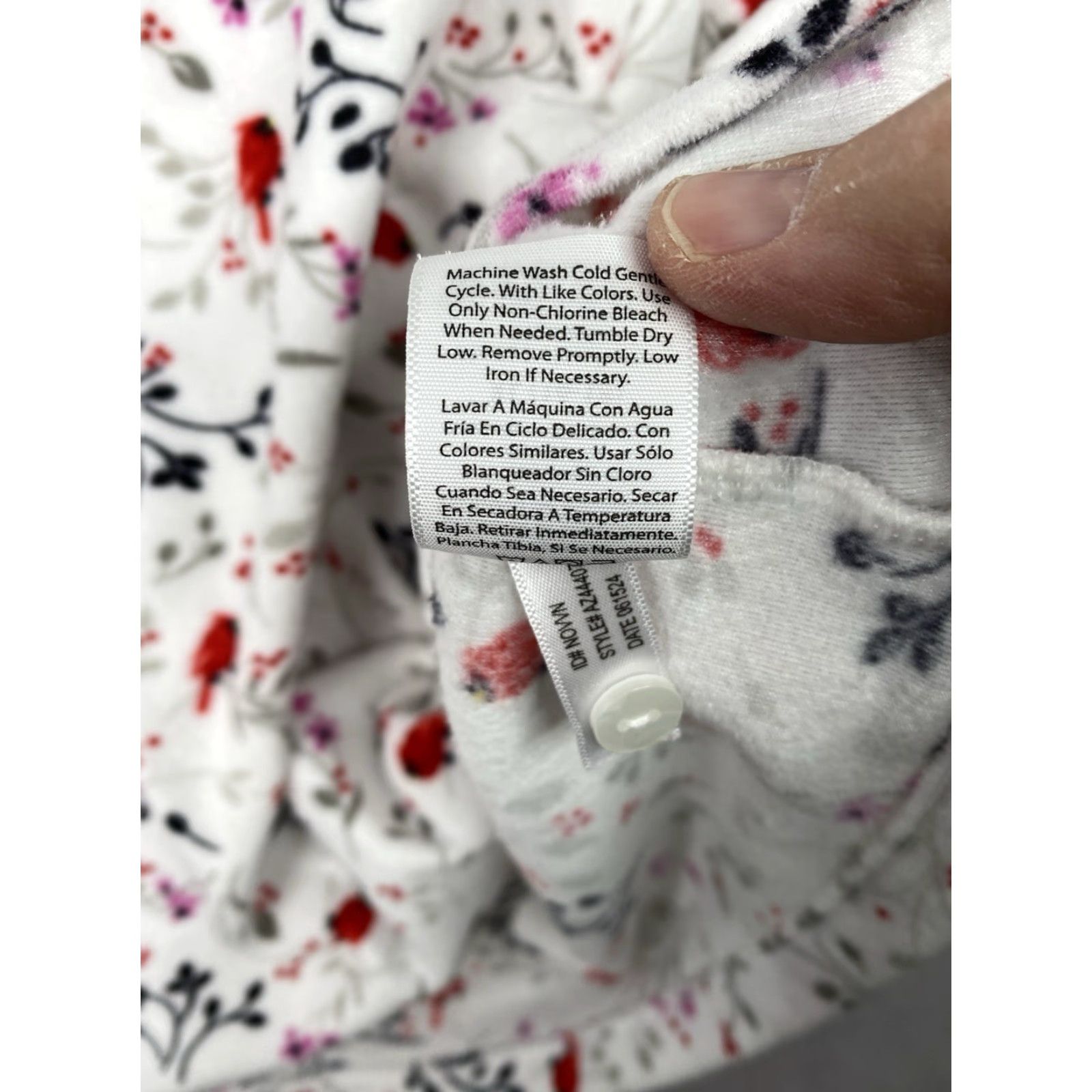 Ariat Aria Nightgown Womens XL White Cardinal Fleece Long Sleeve Button Round Neck Gown Pattern Birds Holiday Winter Spring Size ONE SIZE - 4 Thumbnail