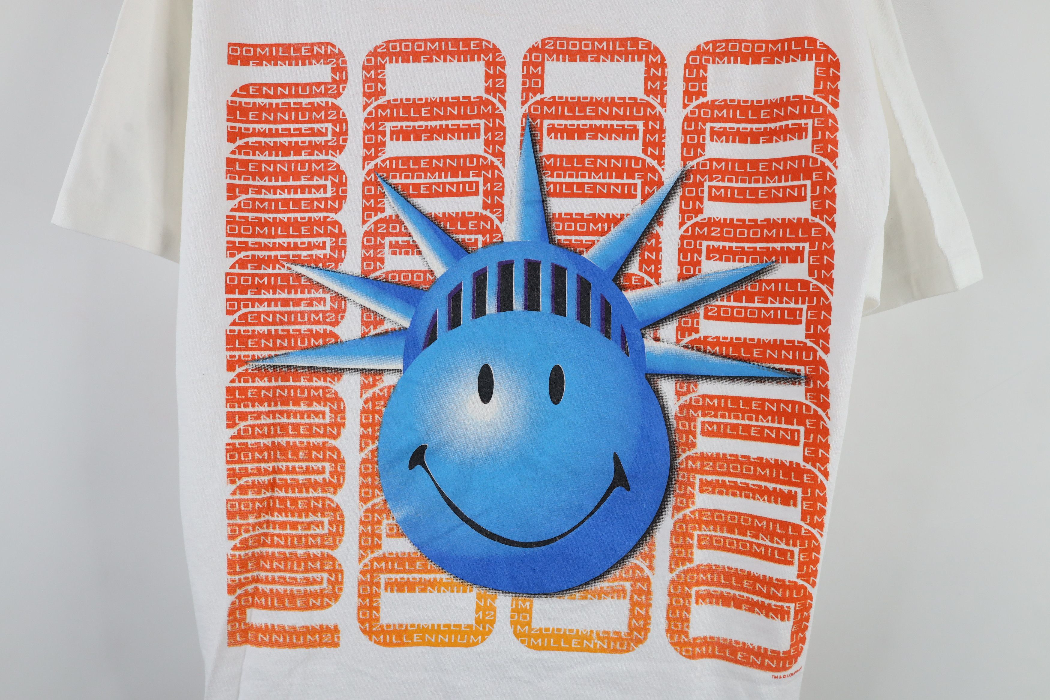Vintage Vintage Y2K 2000 Millennium Face Statue of Liberty T-Shirt Size US L / EU 52-54 / 3 - 4 Thumbnail