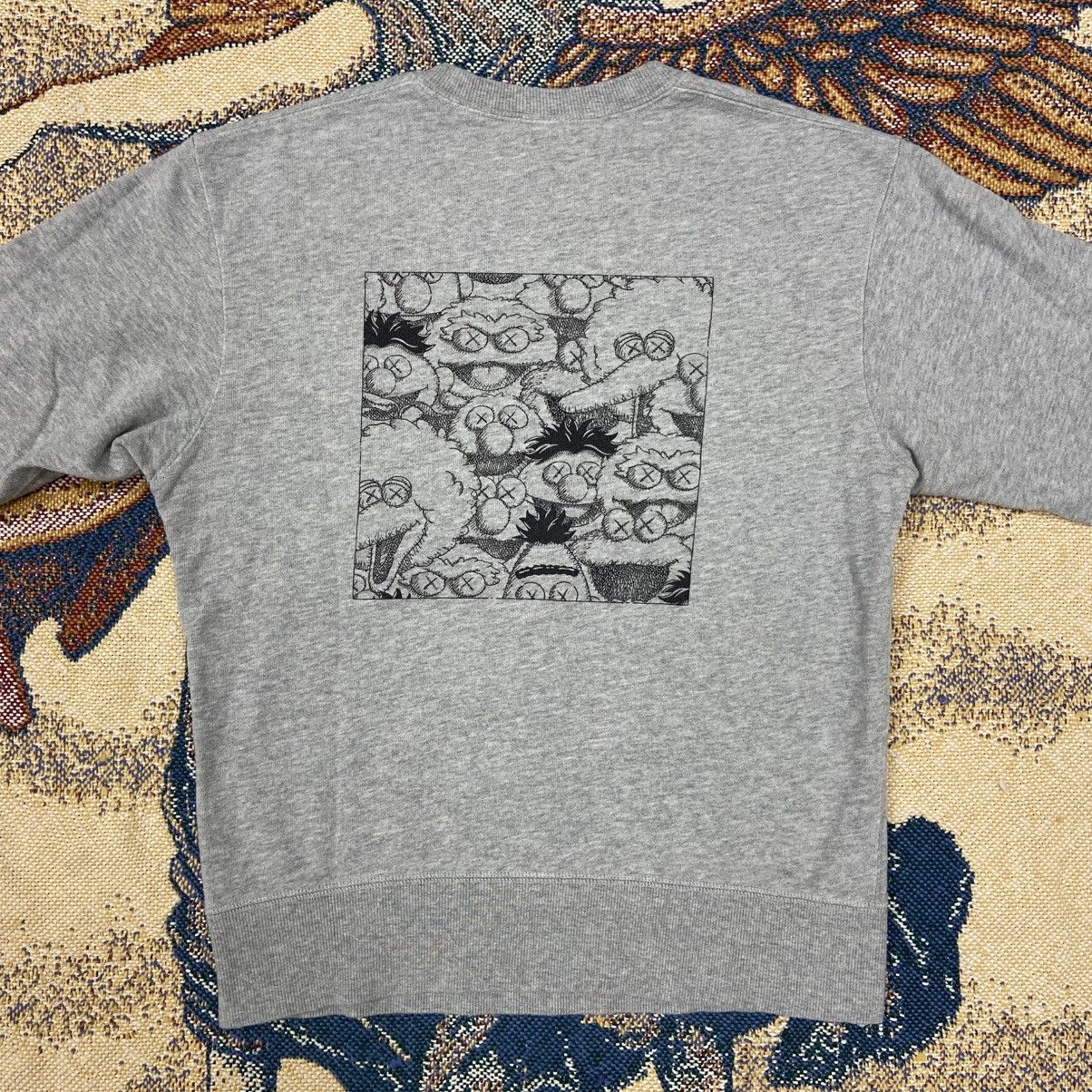 Kaws × Uniqlo Uniqlo Kaws X Sesame Street Sweatshirt Size US XXS / EU 40 - 2 Thumbnail