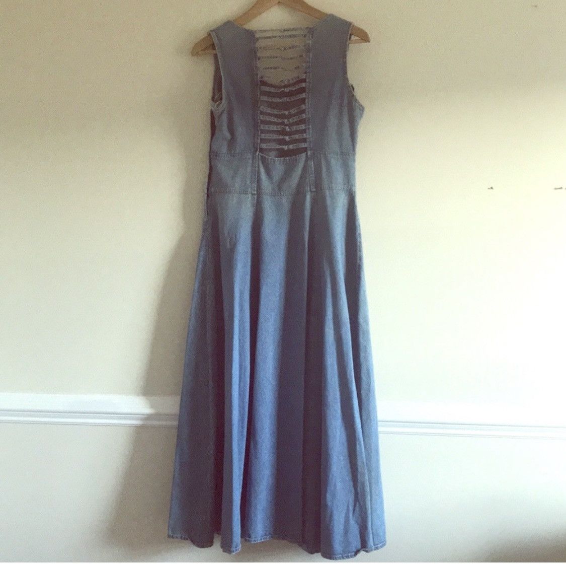 Vintage VINTAGE R&R LIGHT WASH DENIM JEAN CUTOUT BACK MAXI DRESS Size L / US 10 / IT 46 - 8 Thumbnail