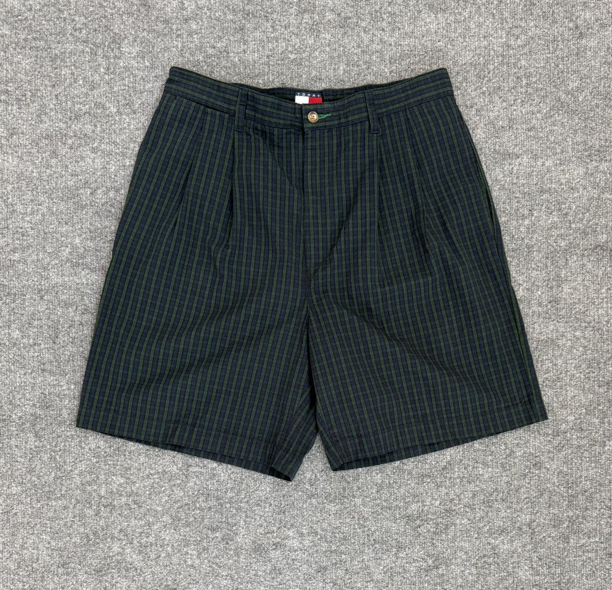 Tommy Hilfiger Vintage Tommy Hilfiger Pleated Plaid Shorts Size 34 Size US 34 / EU 50 - 1 Thumbnail