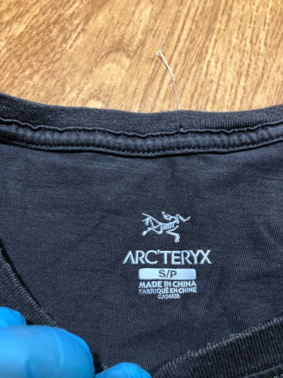 Arc'teryx Arcteryx center Logo Graphic T-Shirt streetwear Size S / US 4 / IT 40 - 2 Thumbnail