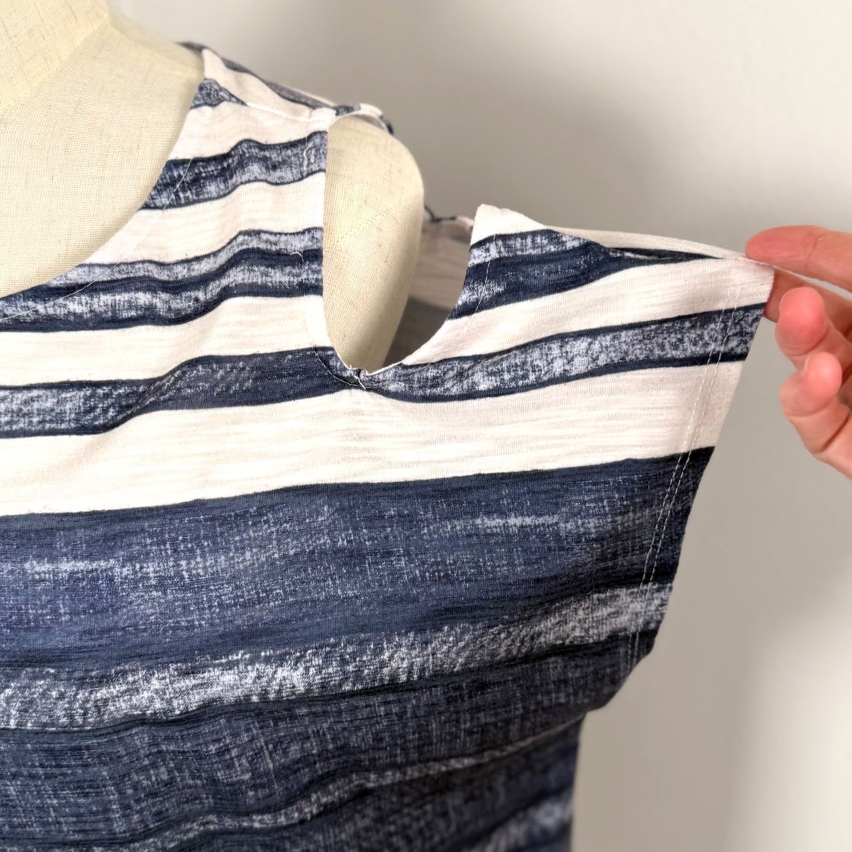 Vintage Zenergy by Chico's Womens T-Shirt Cold Shoulder Striped Blue White Crew Neck Short Sleeve 8 Regular Casual Summer Womens Size M / US 6-8 / IT 42-44 - 2 Thumbnail