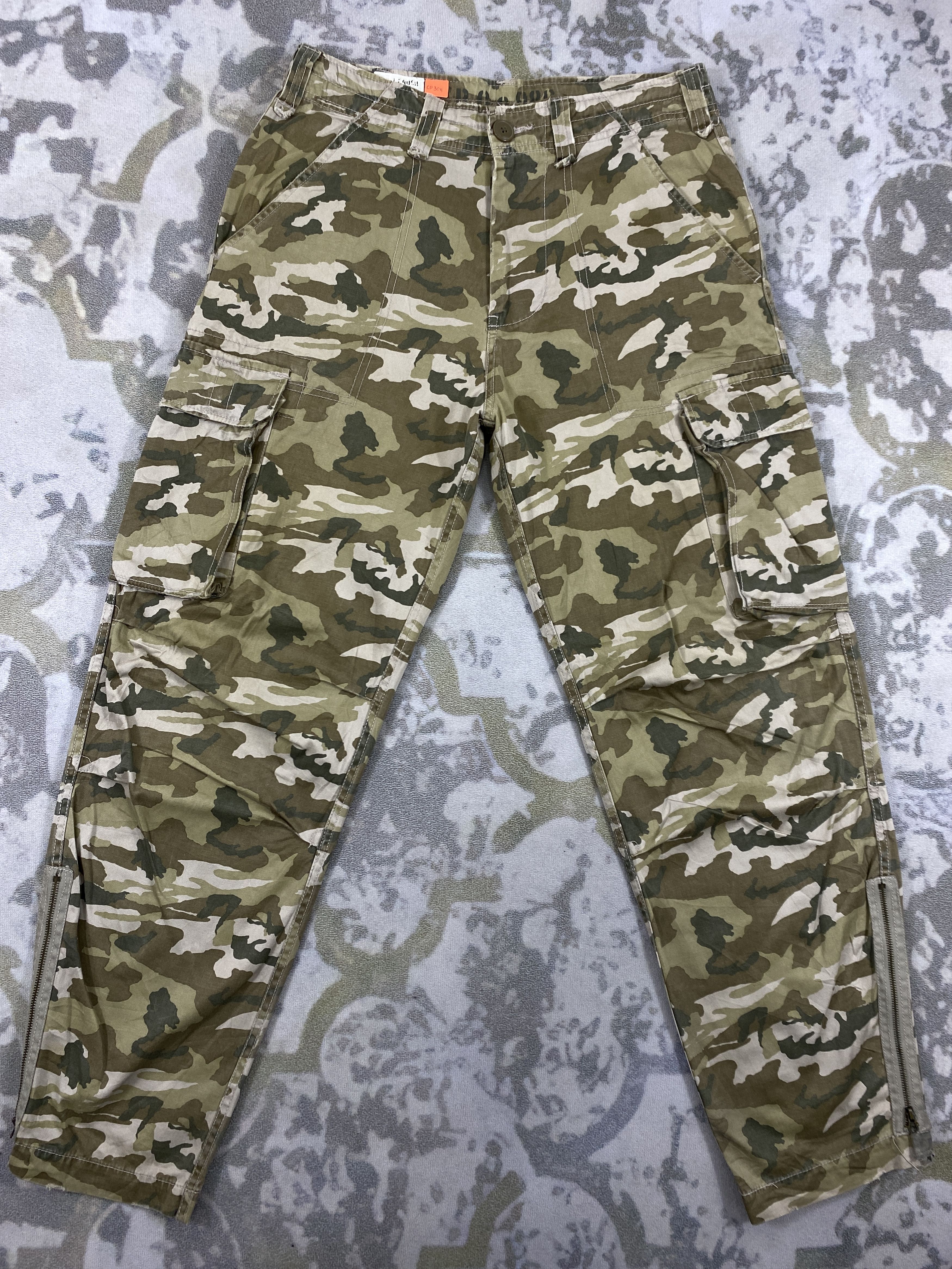 Japanese Brand Real Crush Clothing Camo Cargo Pants -CP304 Size US 32 / EU 48 - 1 Thumbnail