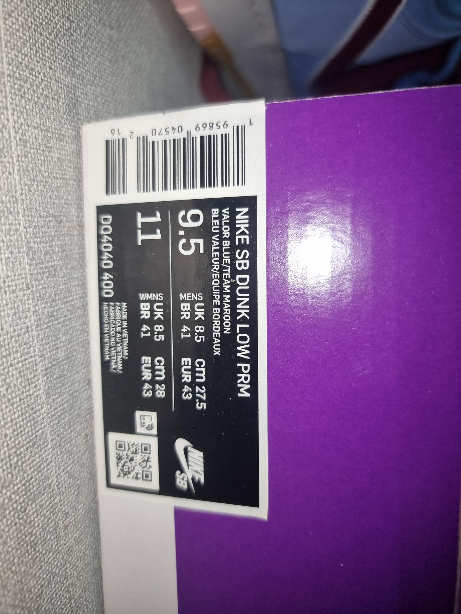 Nike SB Nike SB Dunk Low Philadelphia Phillies Size US 9.5 / EU 42-43 - 9 Thumbnail