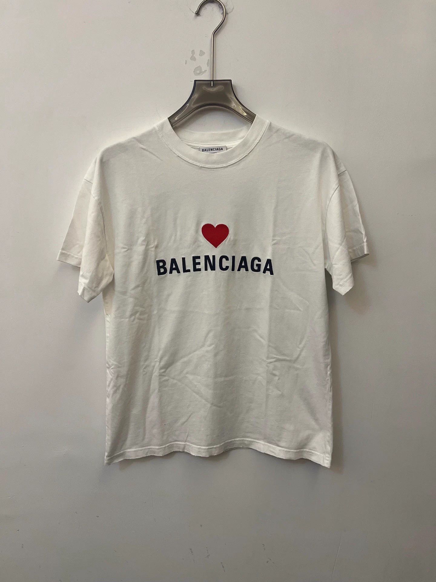 Balenciaga Balenciaga FW21 Logo Heart White Unisex XS Short Sleeve Tee Size XS / US 0-2 / IT 36-38 - 1 Thumbnail