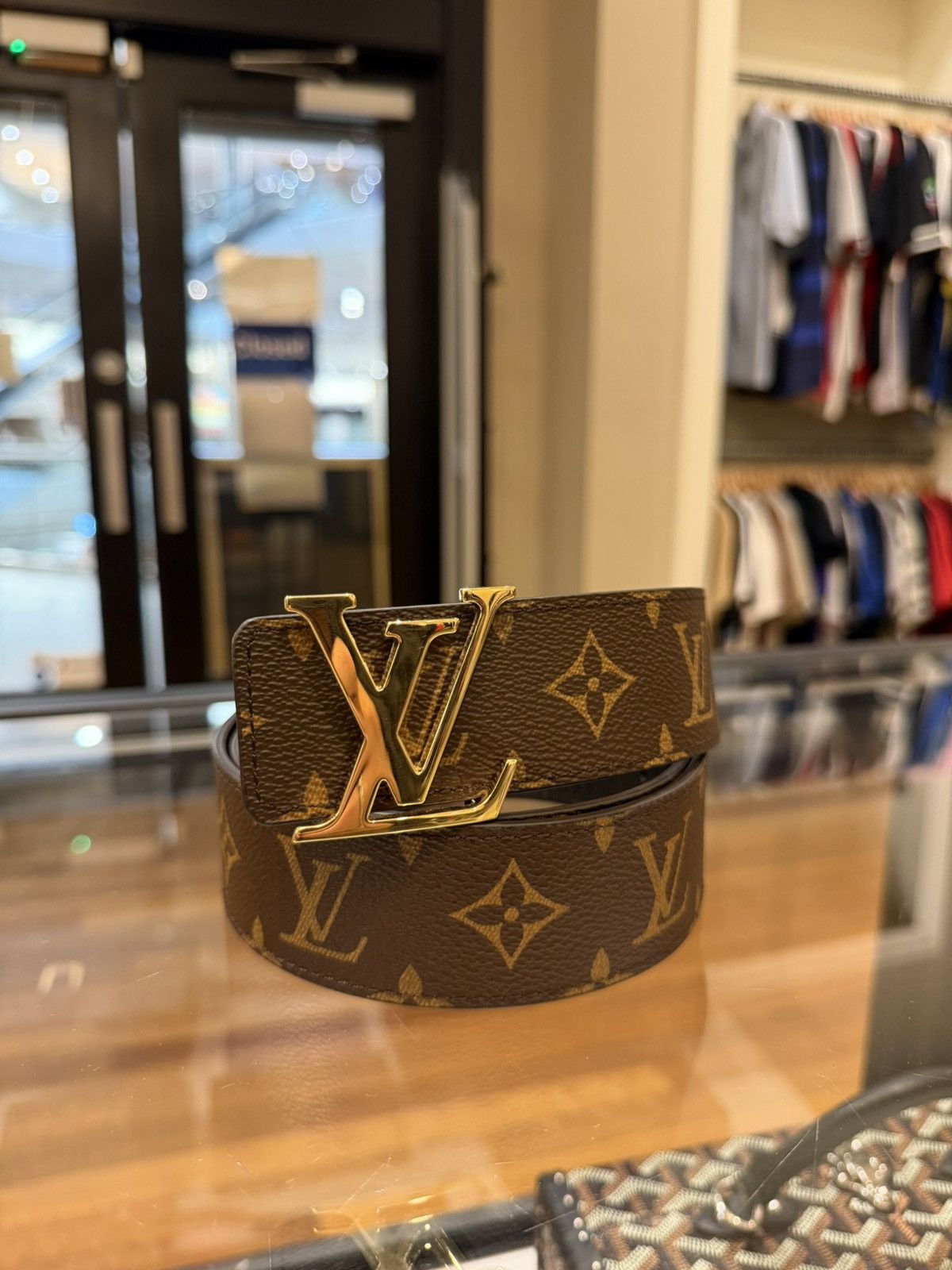Louis Vuitton Louis Vuitton LV 40mm Reversible Monogram Leather Belt Size 38 - 1 Thumbnail