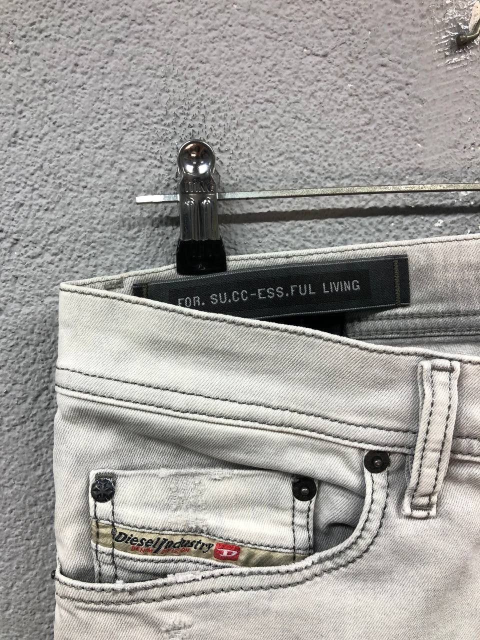 Diesel Diesel mens jeans Tepphar slim carrot W 33 L 32 Size US 33 - 5 Thumbnail