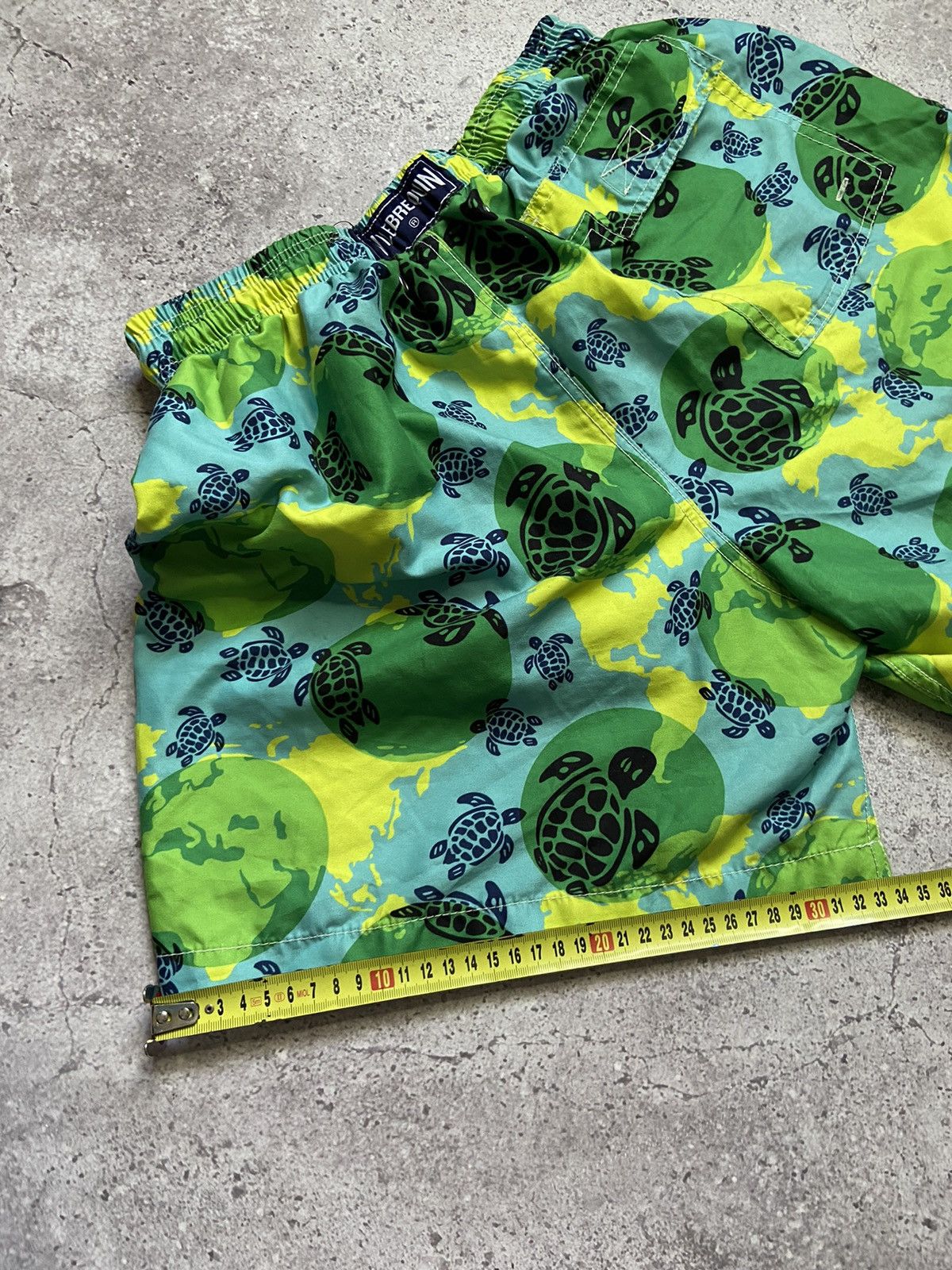 Vilebrequin Vilebrequin Turtle Print Beach Shorts XL Size US 36 / EU 52 - 11 Thumbnail