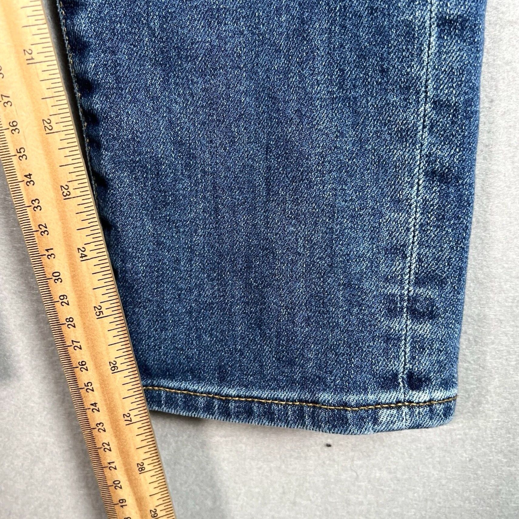 Uniqlo VINTAGE Uniqlo Jeans Womens 23 Blue Medium Wash Stretch Cotton Blend Slim Leg Denim Tapered Pants Womens 23 in Blue Jeans Size 40" / US 18 - 4 Thumbnail