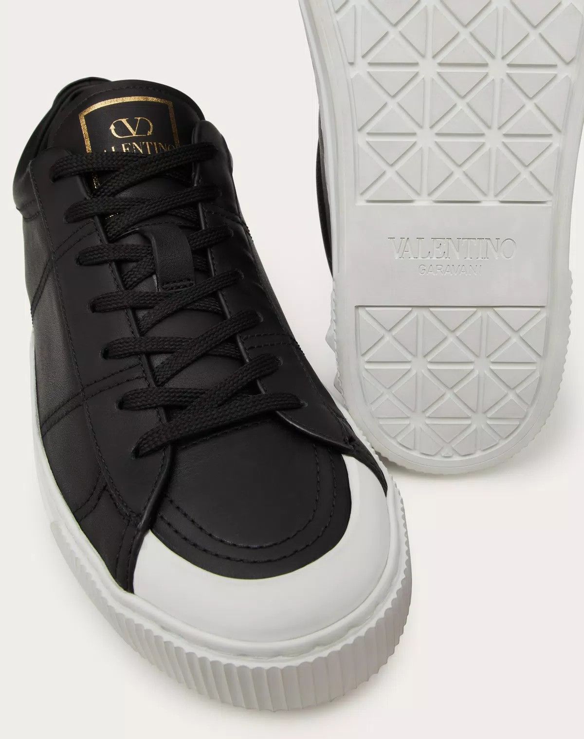 Valentino oc11z0625 Cityplanet Calfskin Sneaker in Black Size US 6 / EU 39 - 5 Thumbnail