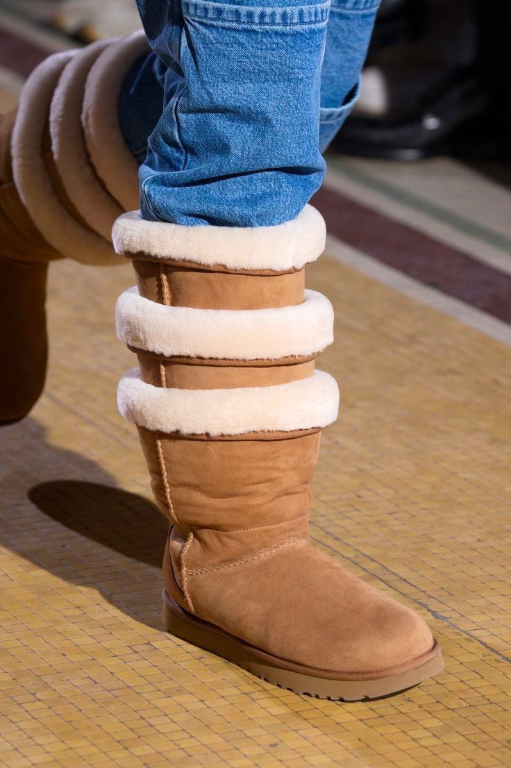 Ugg × Y/Project Y/Project x Ugg Triple Cuff Boots FW18 (0529) Size US 6 / IT 36 - 2 Thumbnail