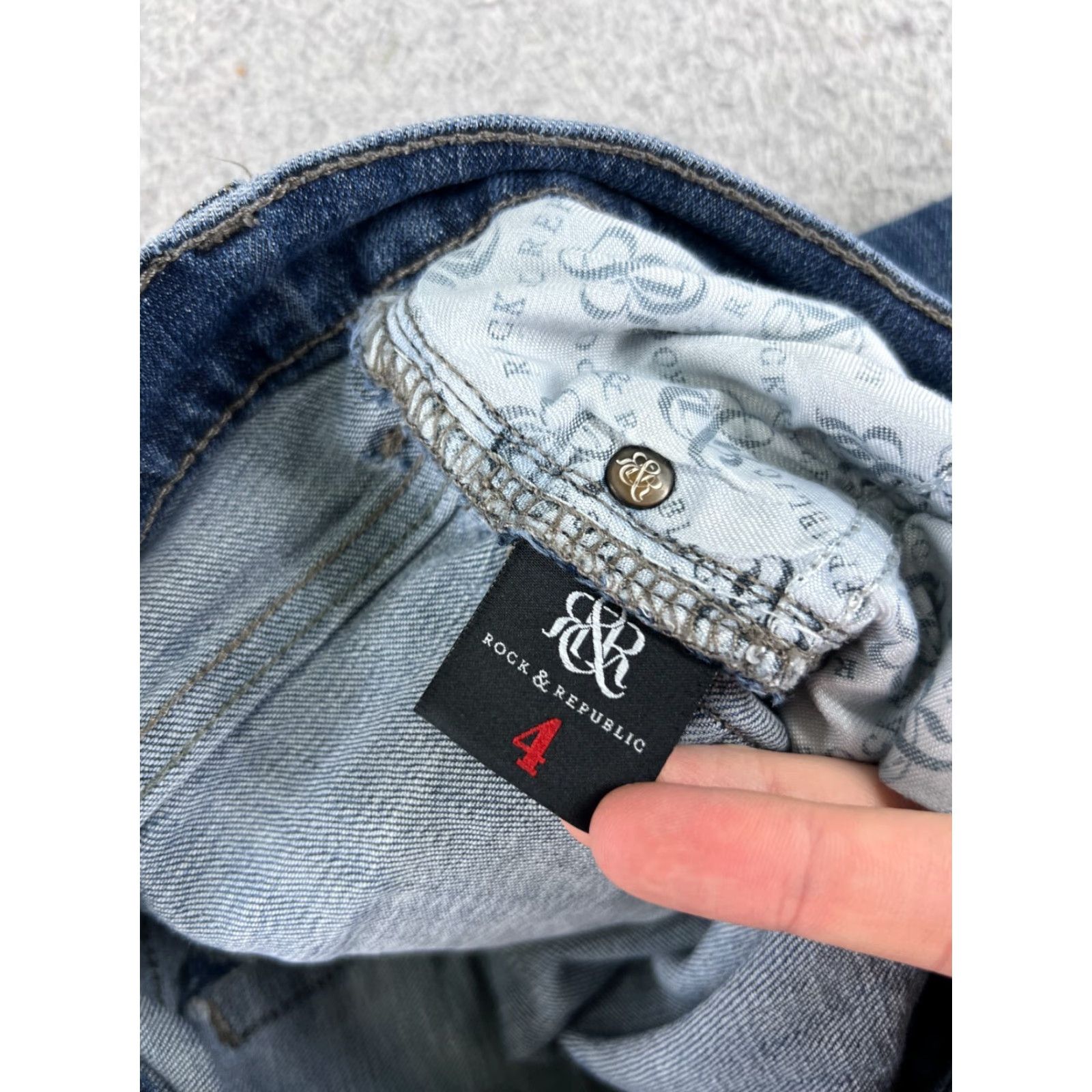 Vintage Rock & Republic Jeans Womens 4 Blue Denim Low Rise Flared 25x29 Cotton Blend 5-Pocket Zipper Button Embroidered Stretch Size 27" / US 4 / IT 40 - 7 Thumbnail