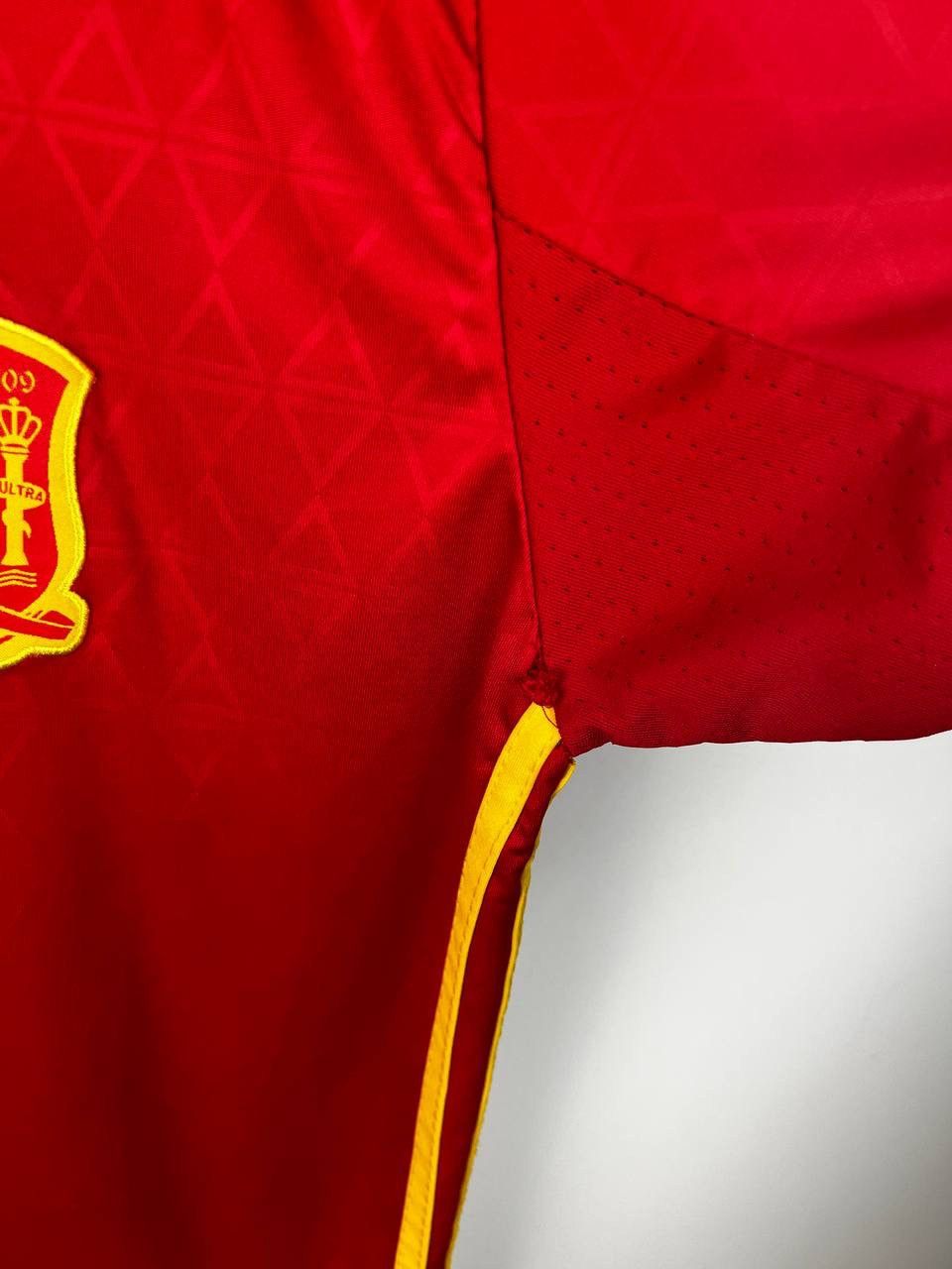 Vintage Espana A. Iniesta Adidas Replica jersey t-shirts size L Size US L / EU 52-54 / 3 - 6 Thumbnail