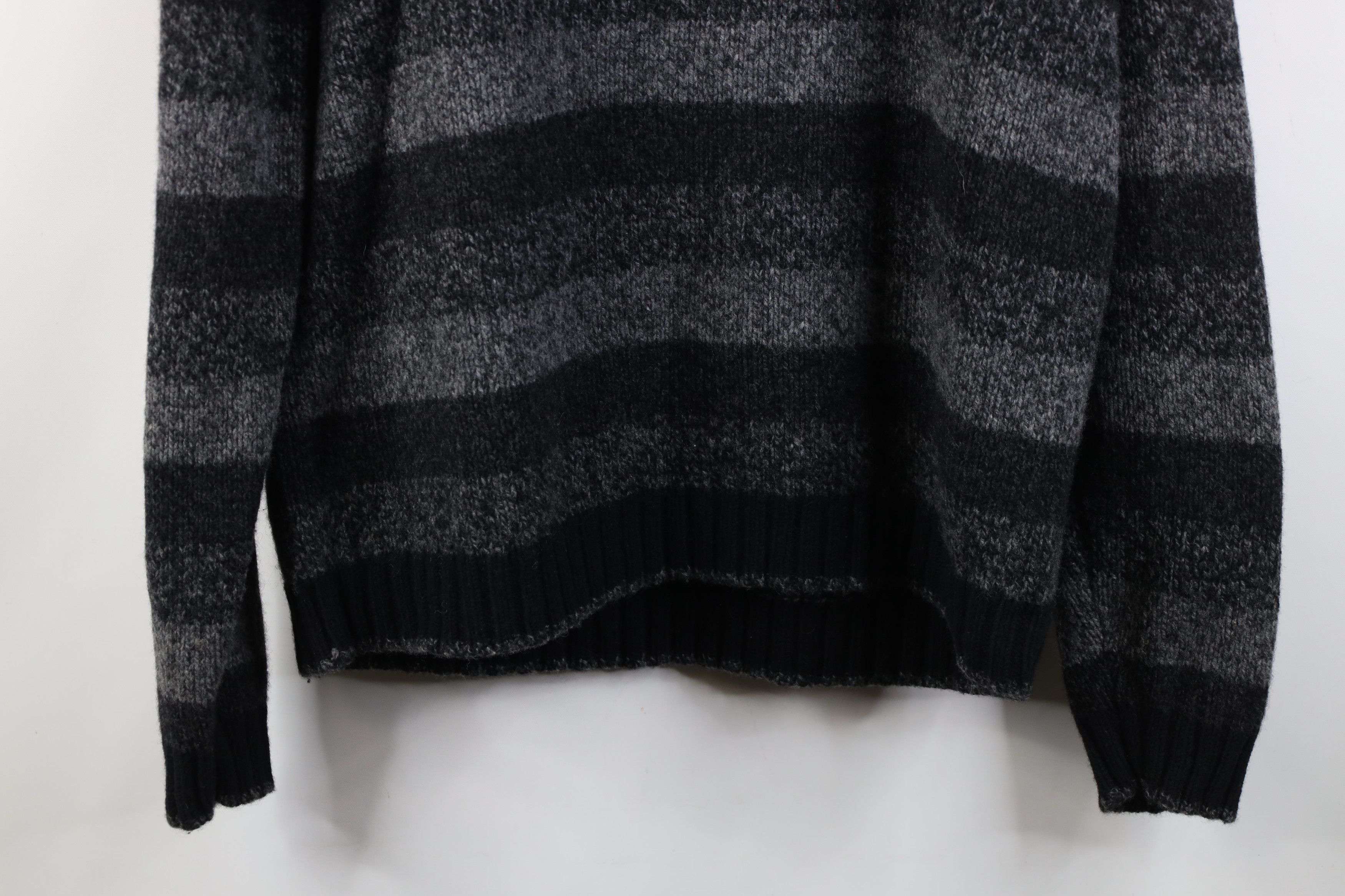 Eddie Bauer Vintage Eddie Bauer Block Lambswool Knit Turtleneck Sweater Size US XL / EU 56 / 4 - 10 Thumbnail