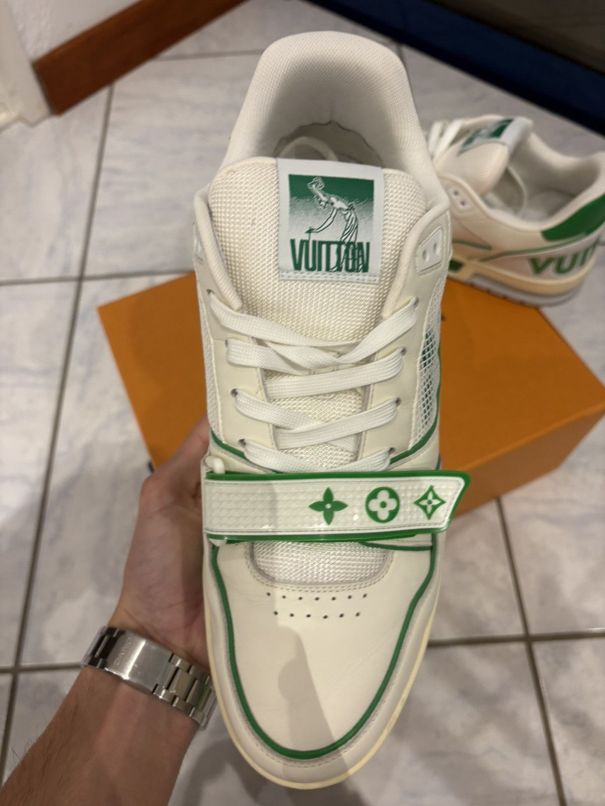 Louis Vuitton Louis Vuitton traîner virgil abloh blanche verte taille 9 US Size US 9 / EU 42 - 4 Thumbnail
