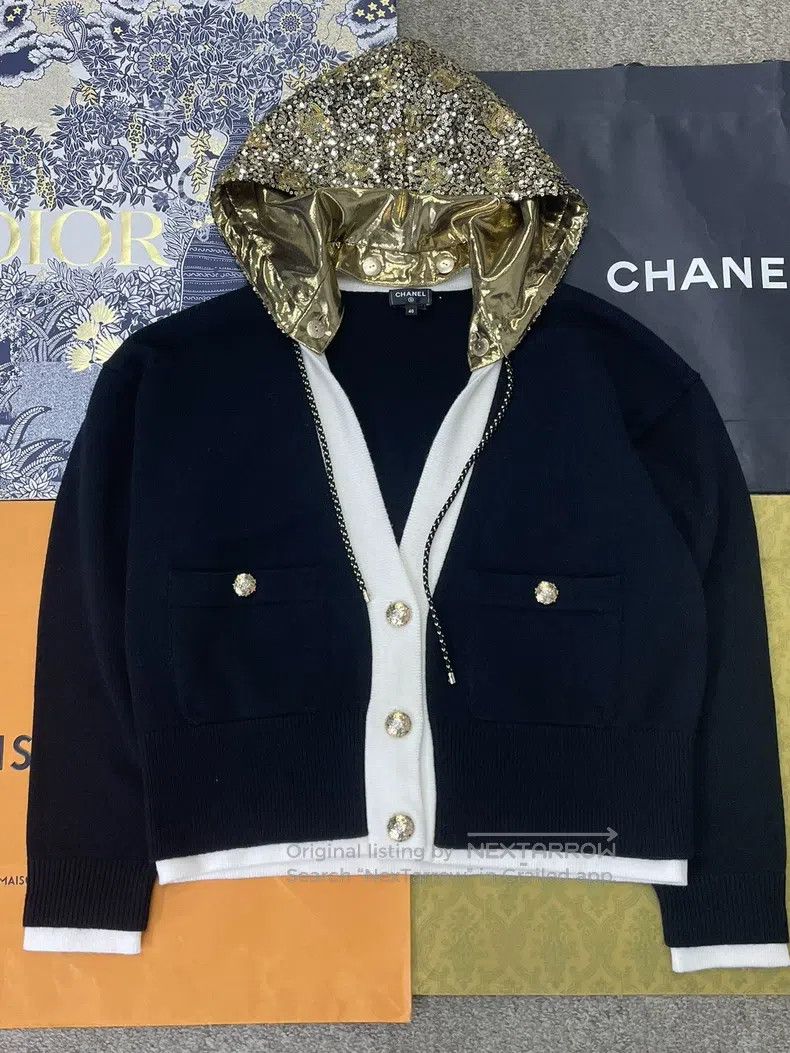 Chanel Chanel 24C black and white colour-matched gold sequin hood Size S / US 4 / IT 40 - 1 Thumbnail