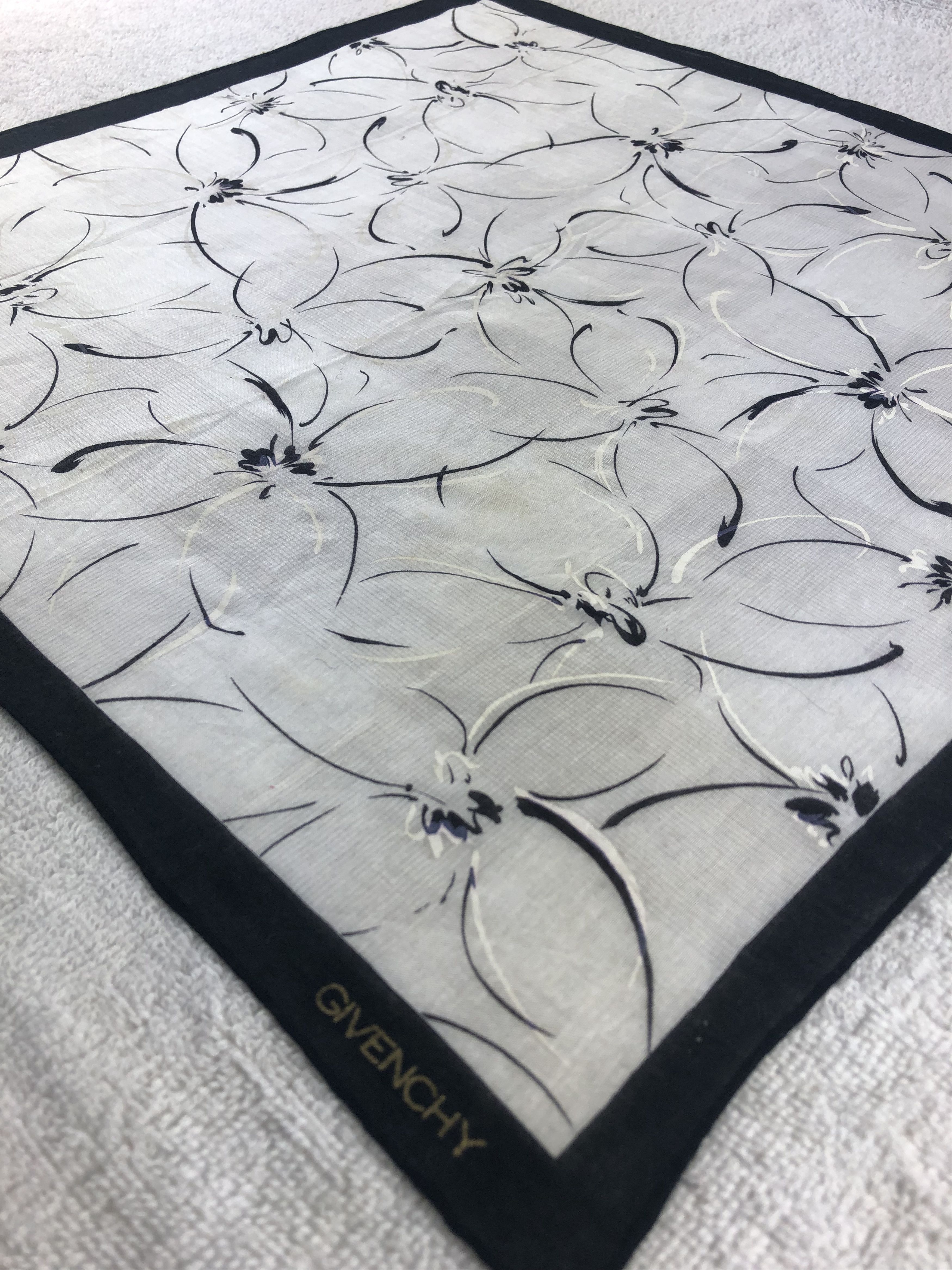 Vintage Givenchy Handkerchief / Bandana / Neckerchief Size ONE SIZE - 4 Thumbnail