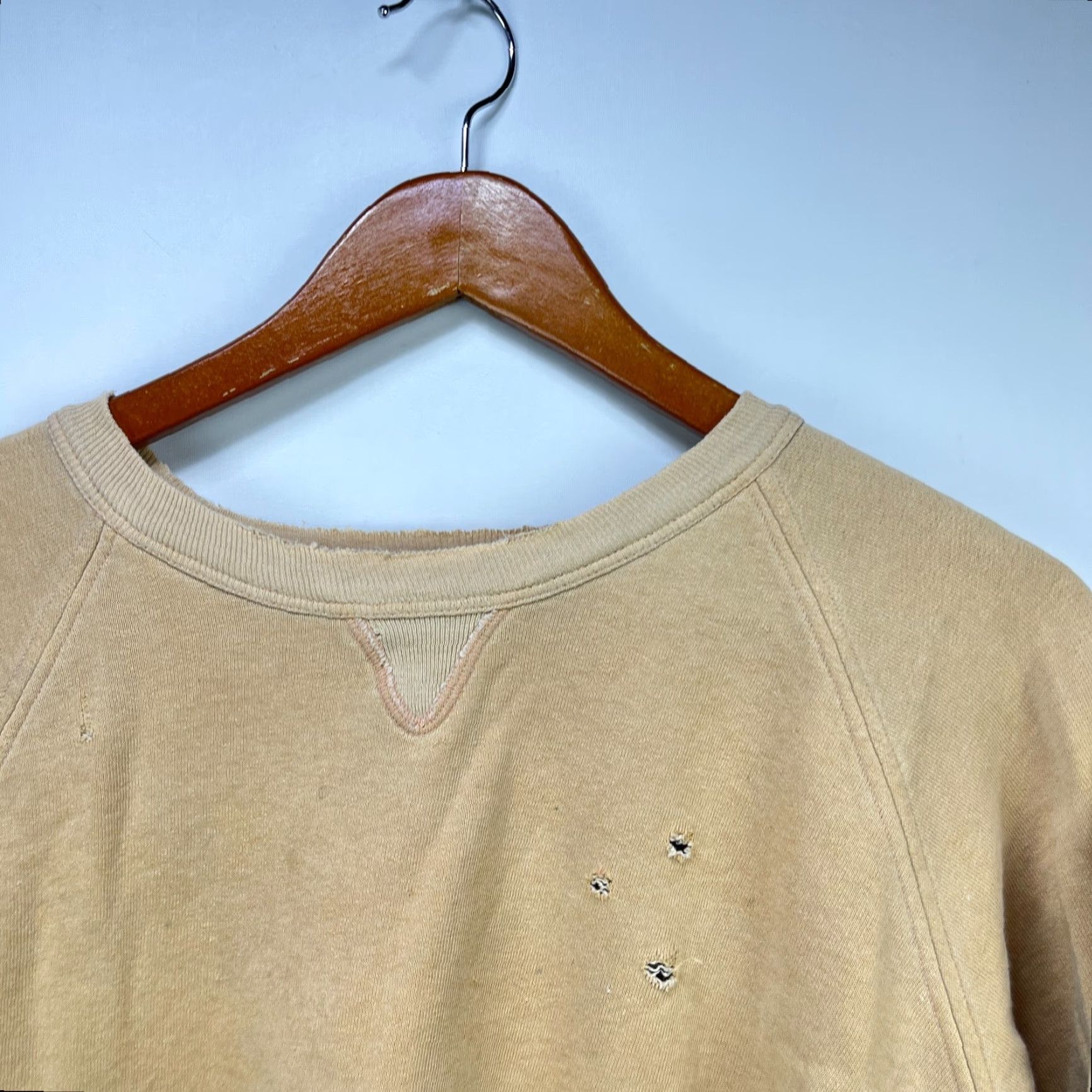 Thrasher VINTAGE 80s Sun Faded Raglan Sweatshirt M Beige Cotton Graphic Print Music 80s Pullover Men Raglan Crew Neck Long Sleeve Size US M / EU 48-50 / 2 - 3 Thumbnail