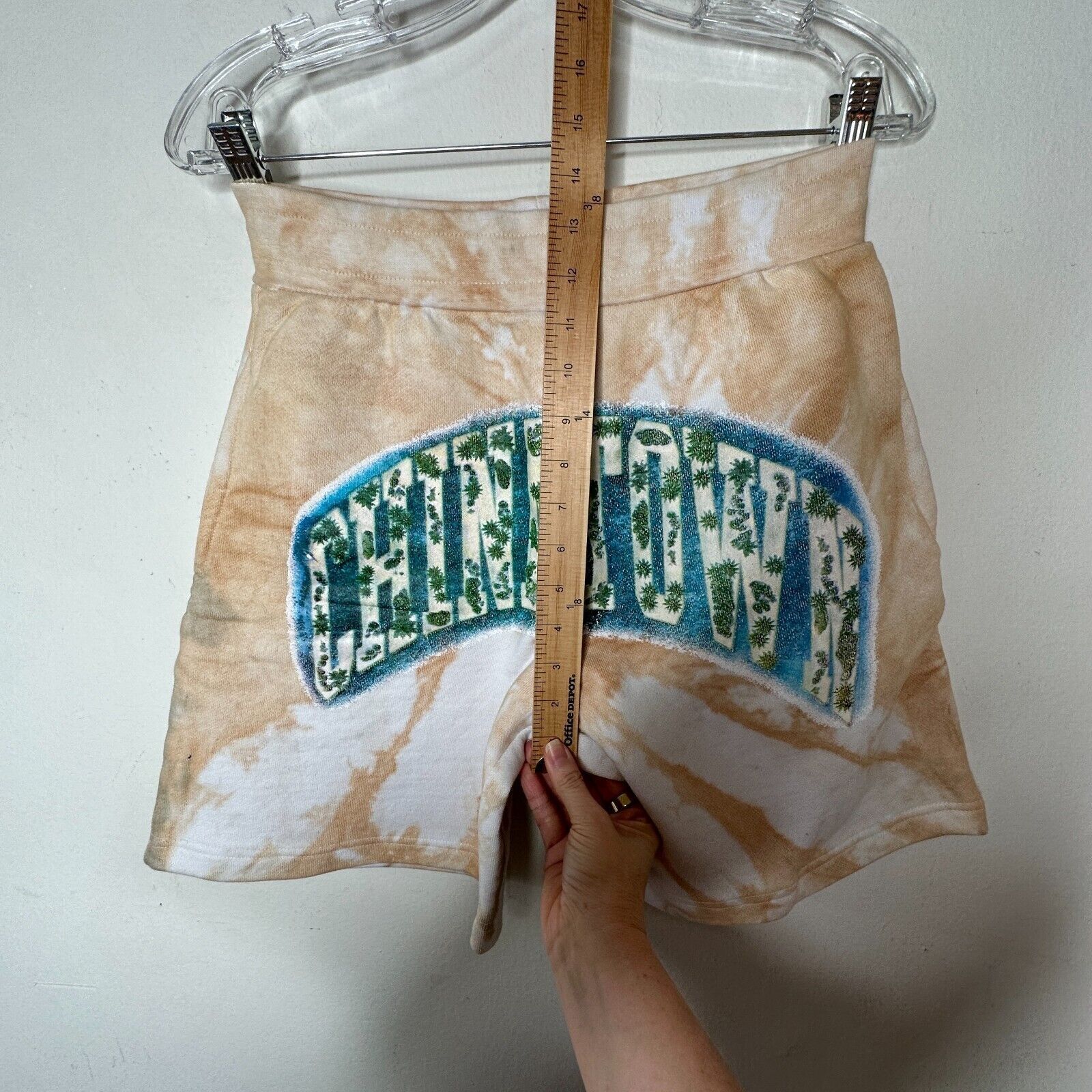Other NWT Chinatown Market Beige Tiedye Island Arc Shorts Pocket S Size US 30 / EU 46 - 12 Thumbnail
