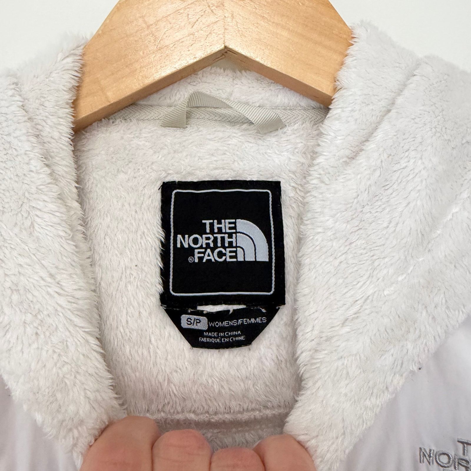 The North Face The North Face White Fuzzy Full Zip Hooded Jacket Sz S Size S / US 4 / IT 40 - 3 Thumbnail