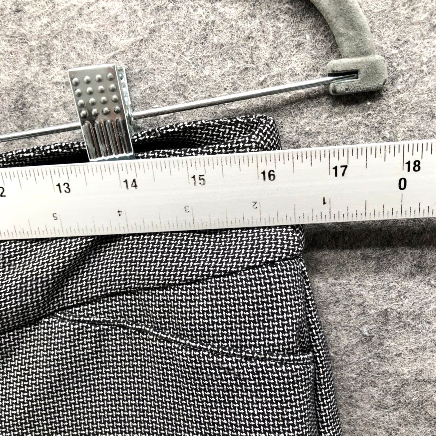 White House Black Market White House Black Market Pants Dress Pants Womens 8 Gray Plaid Bootcut Size 30" / US 8 / IT 44 - 3 Thumbnail