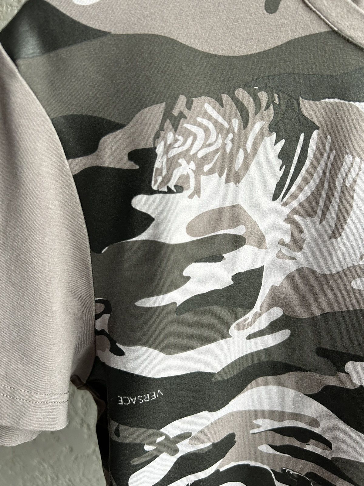 Versace Jeans Couture Versace Jeans Man's Camo-tiger t-shirt size L Size US M / EU 48-50 / 2 - 4 Thumbnail